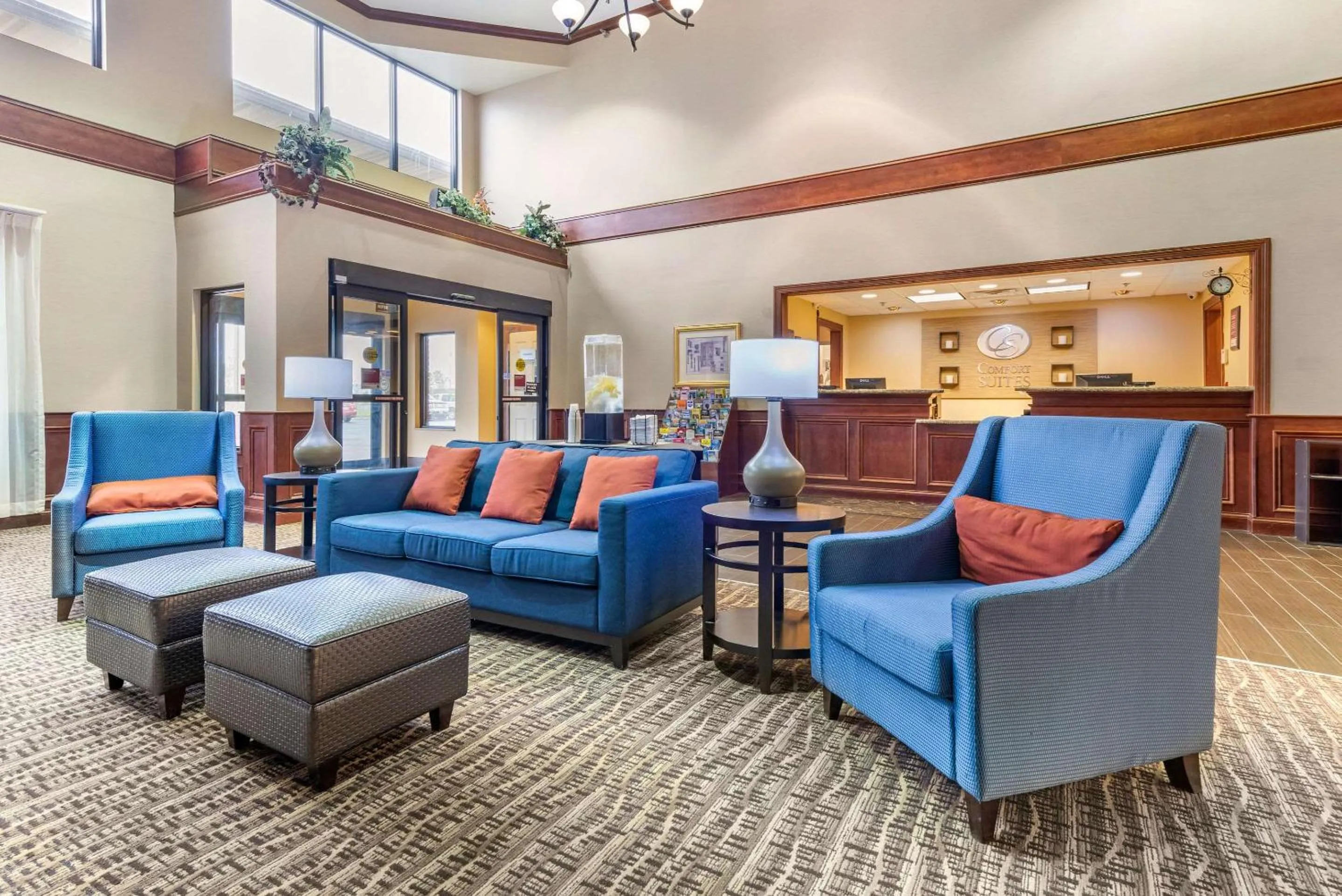 Lobby or reception in Comfort Suites Findlay I-75 near Sports Complex