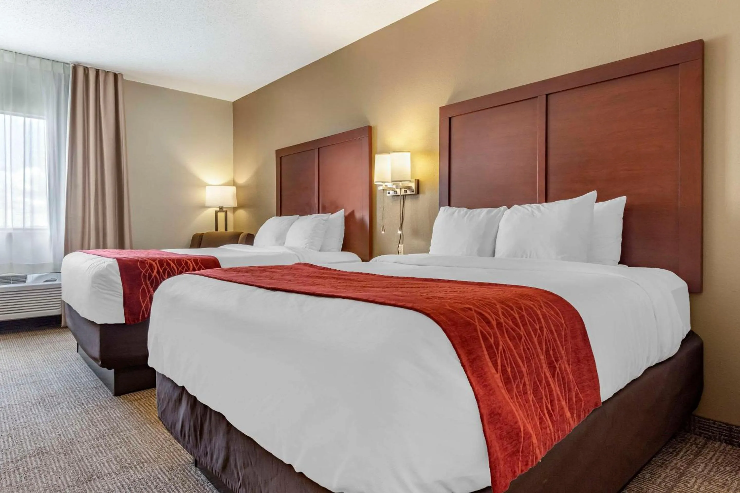 Bedroom, Bed in Comfort Inn & Suites Streetsboro - Kent