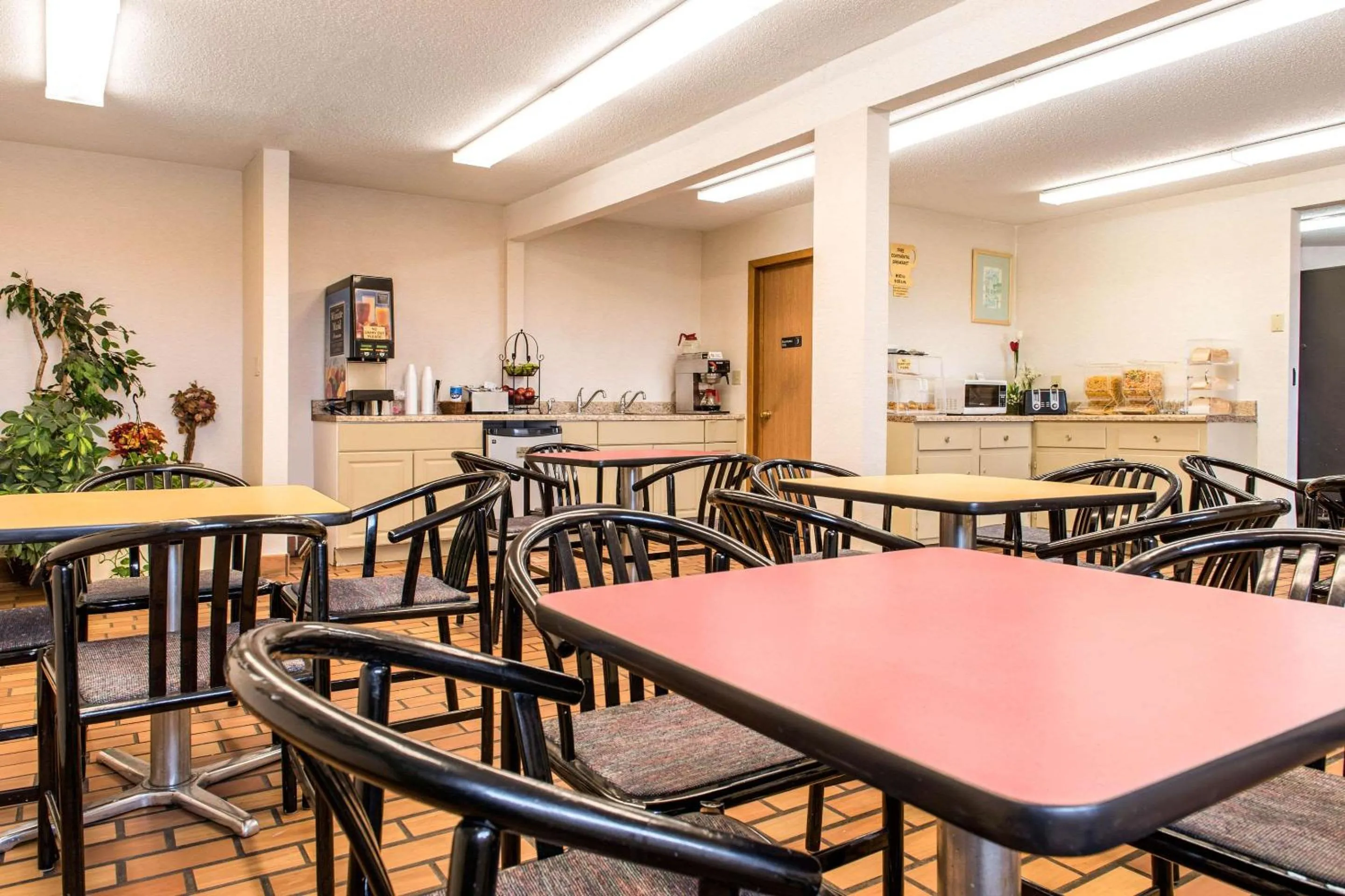 Restaurant/places to eat in Econo Lodge Holland - Toledo