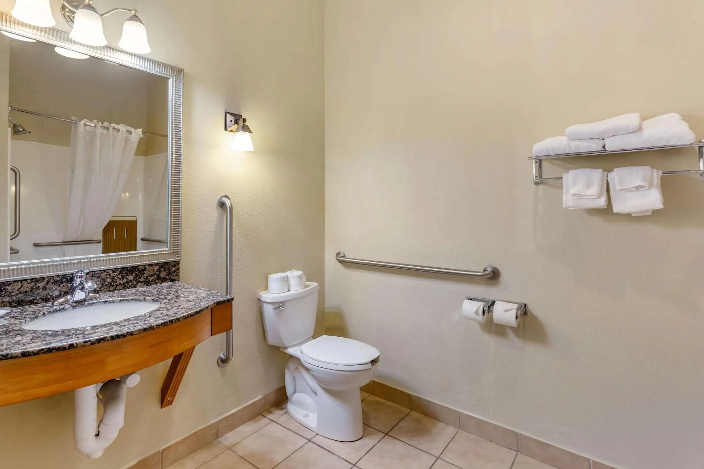 Bedroom in Comfort Suites South Point - Huntington