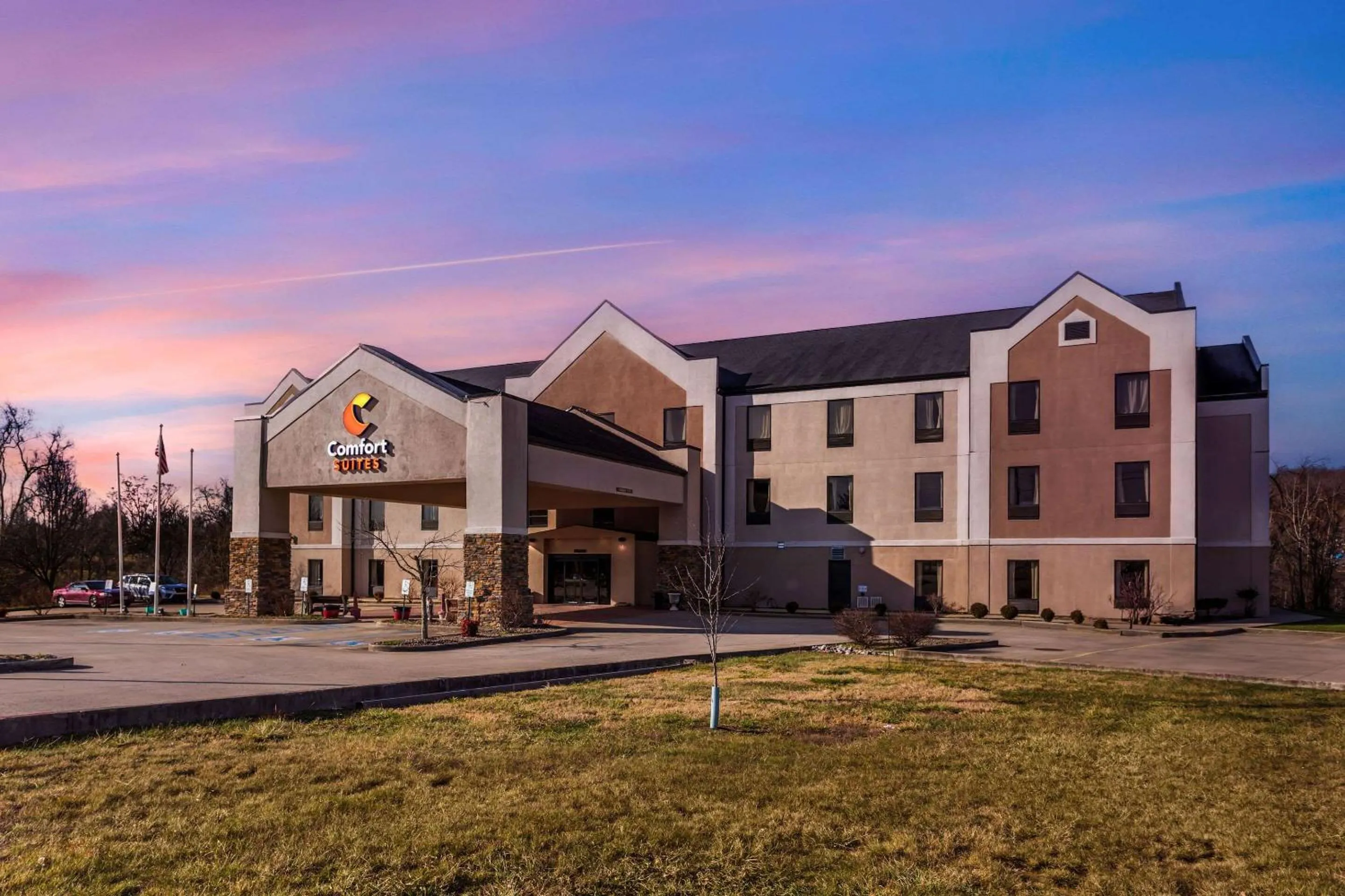 Property building in Comfort Suites South Point - Huntington