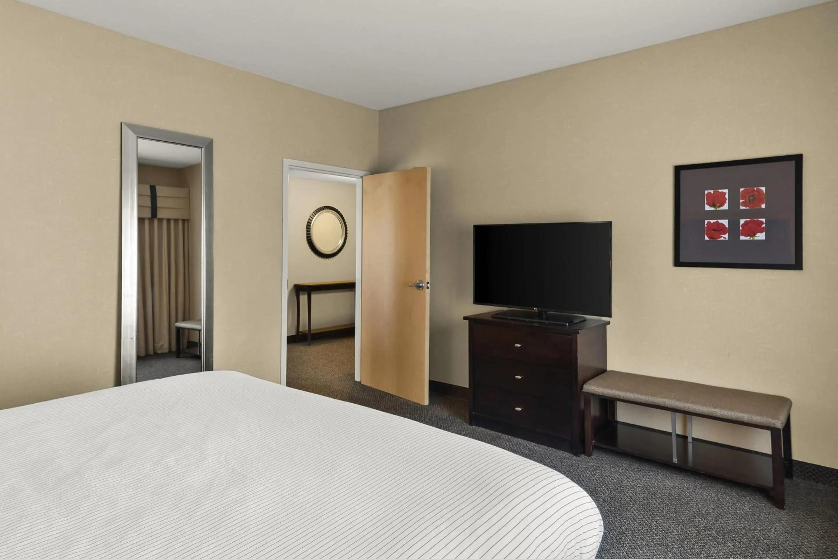 Bedroom in Cambria Hotel Columbus - Polaris