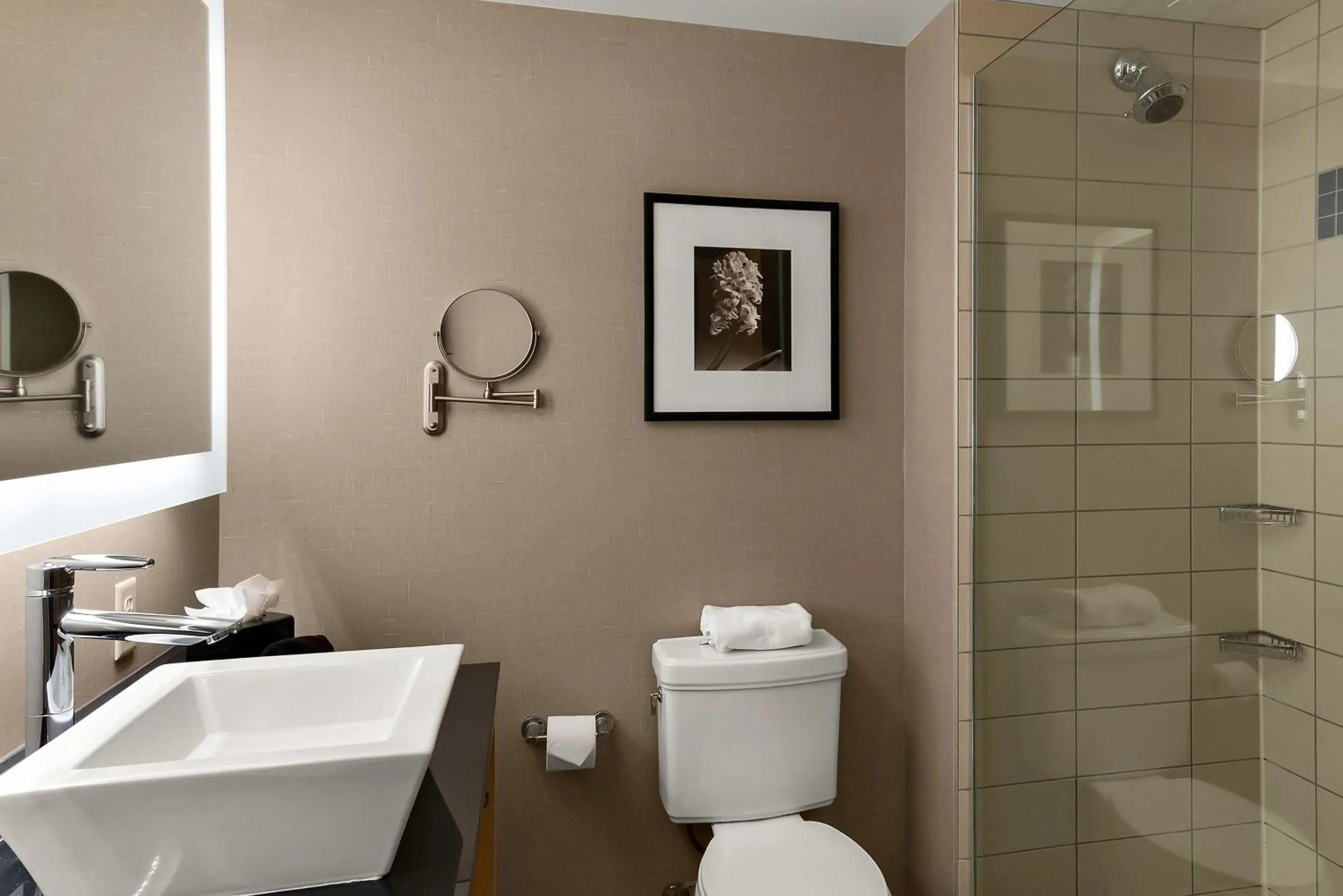 Bedroom in Cambria Hotel Columbus - Polaris