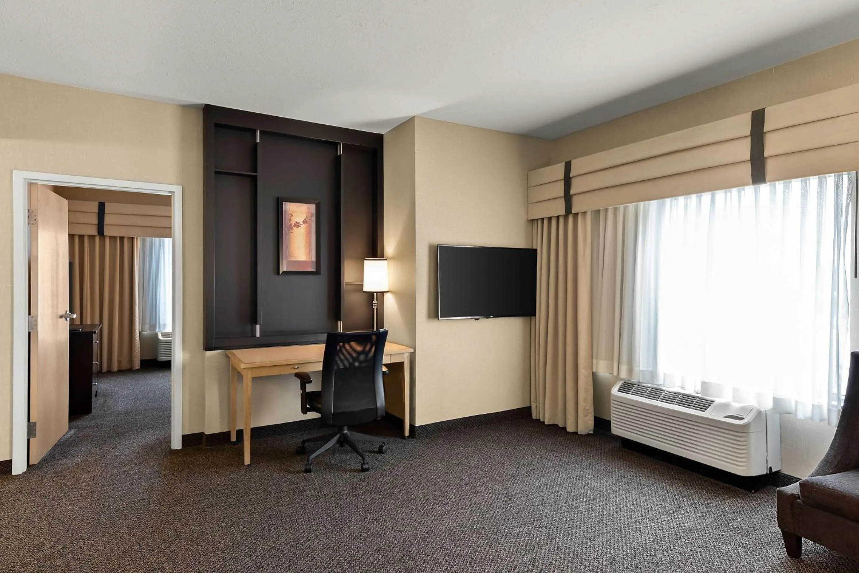 Bedroom in Cambria Hotel Columbus - Polaris