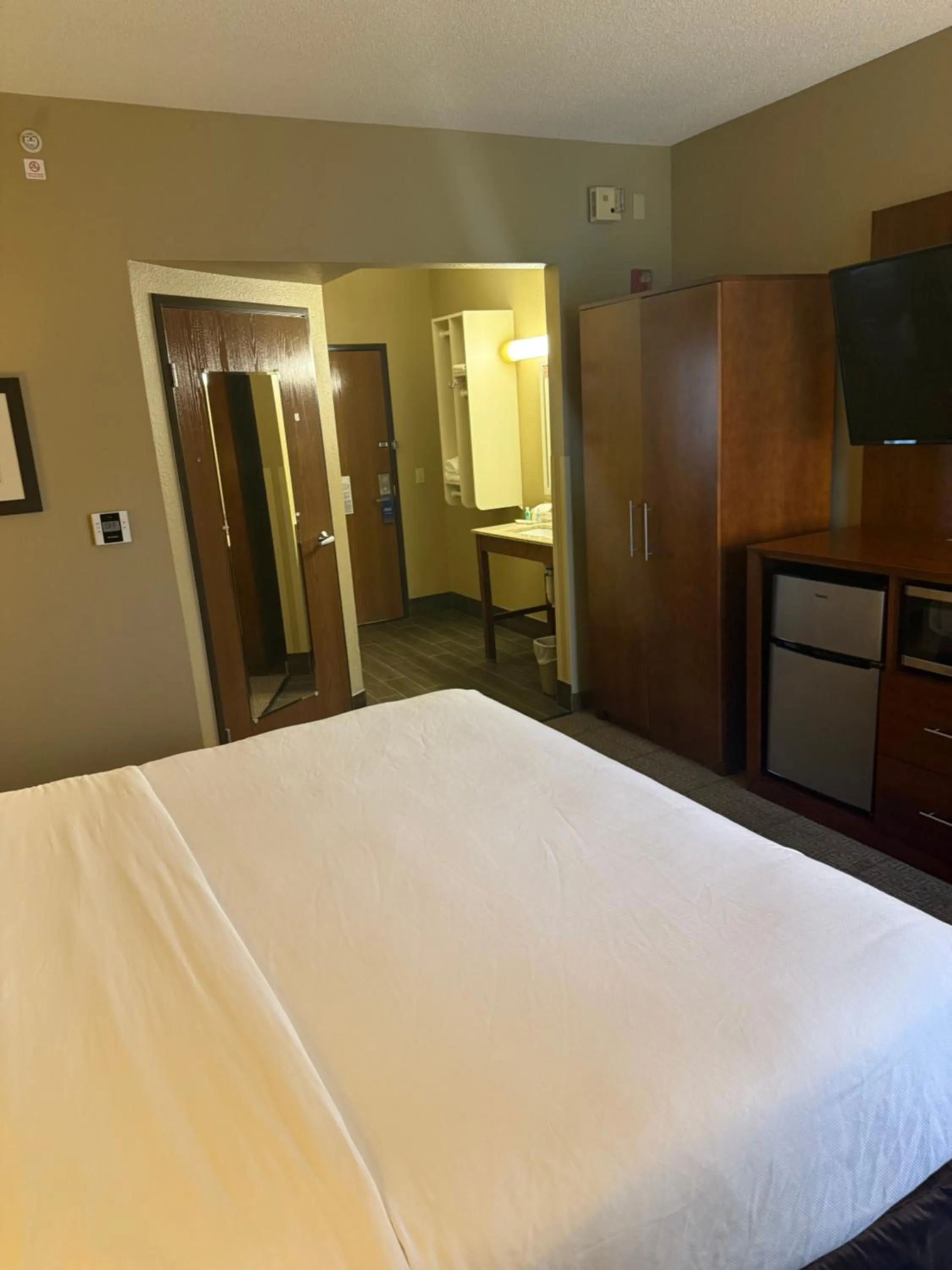 Bedroom, Bed in Comfort Inn North-Polaris