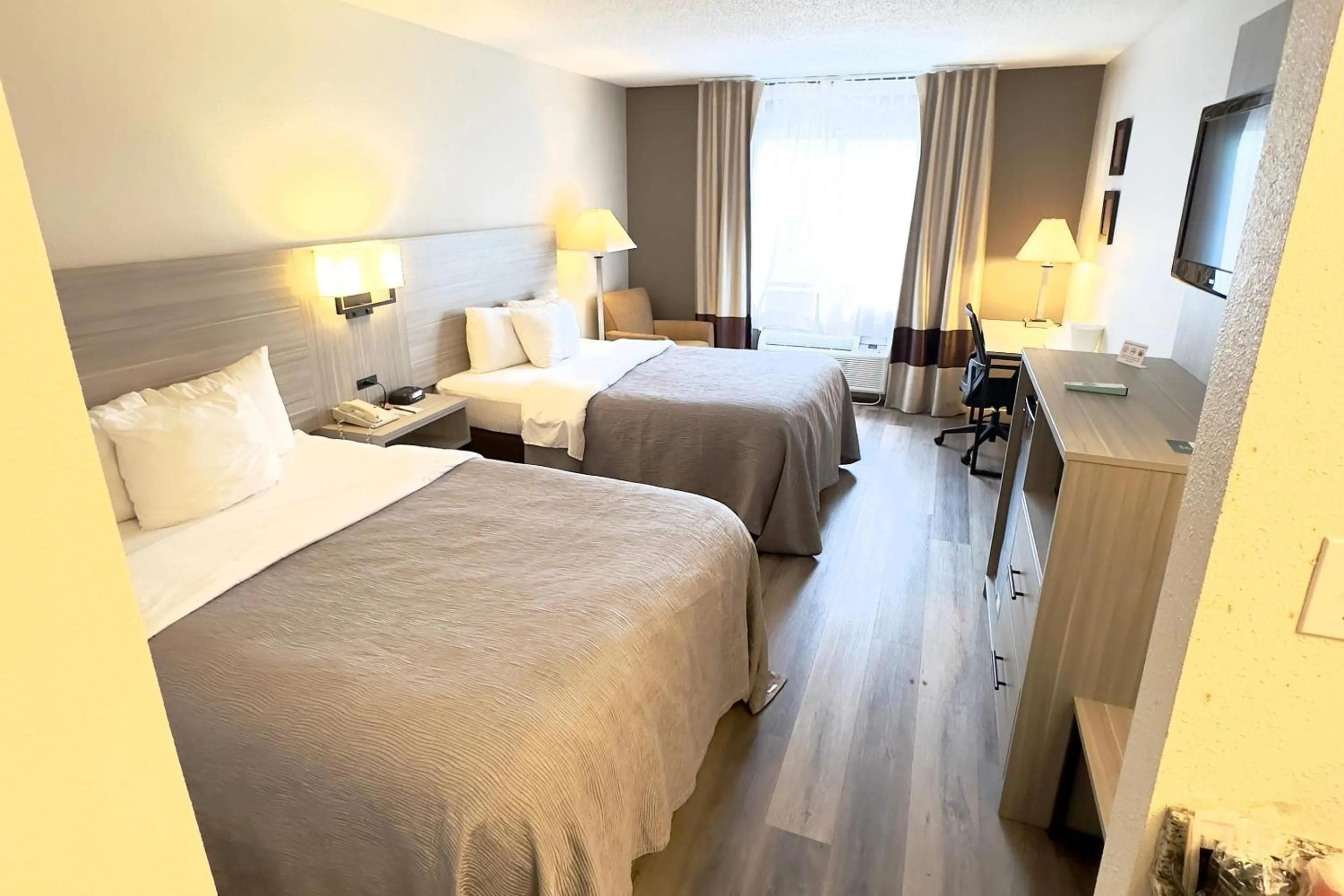 Bedroom, Bed in Quality Inn