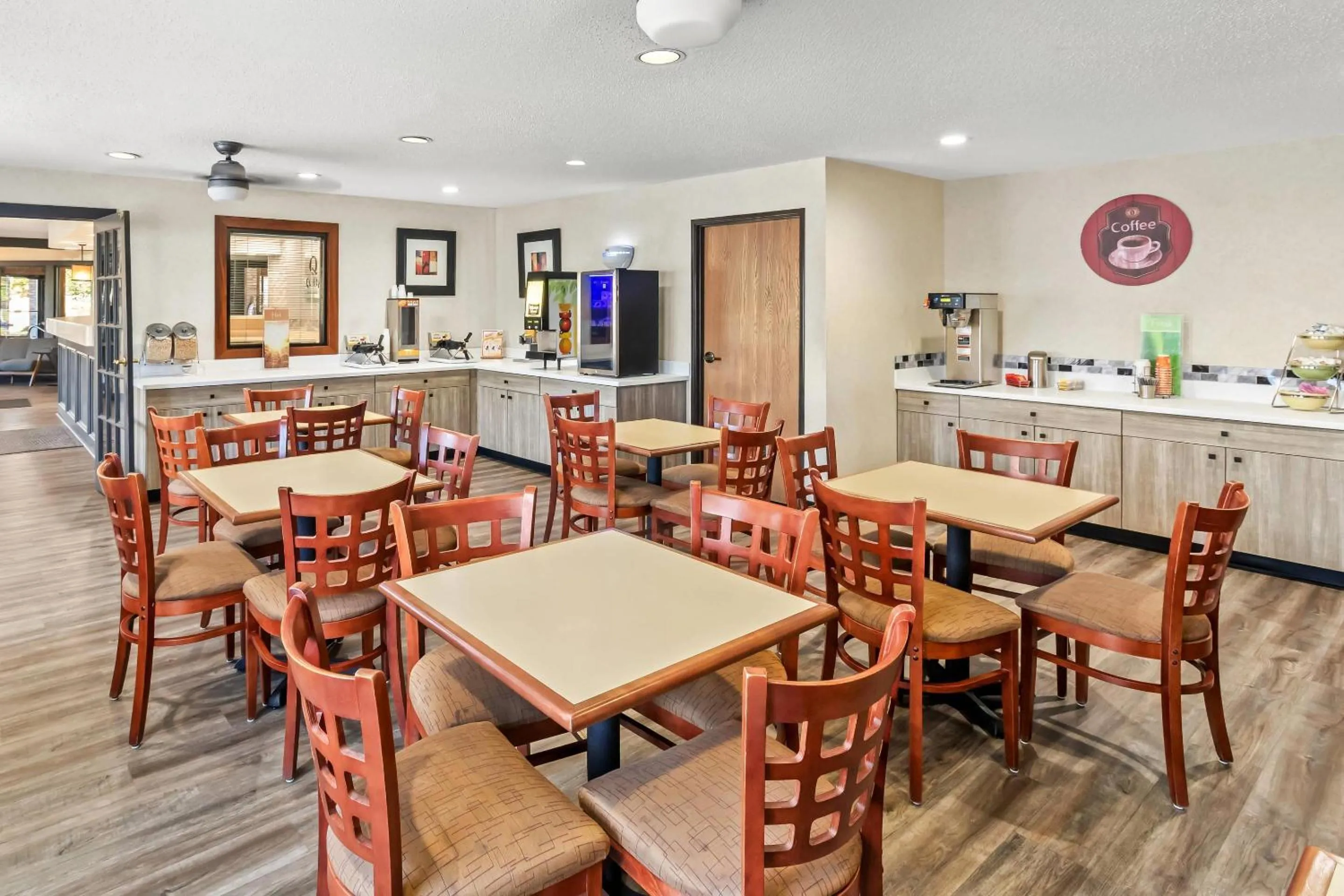 Breakfast in Quality Inn East Liverpool - Calcutta