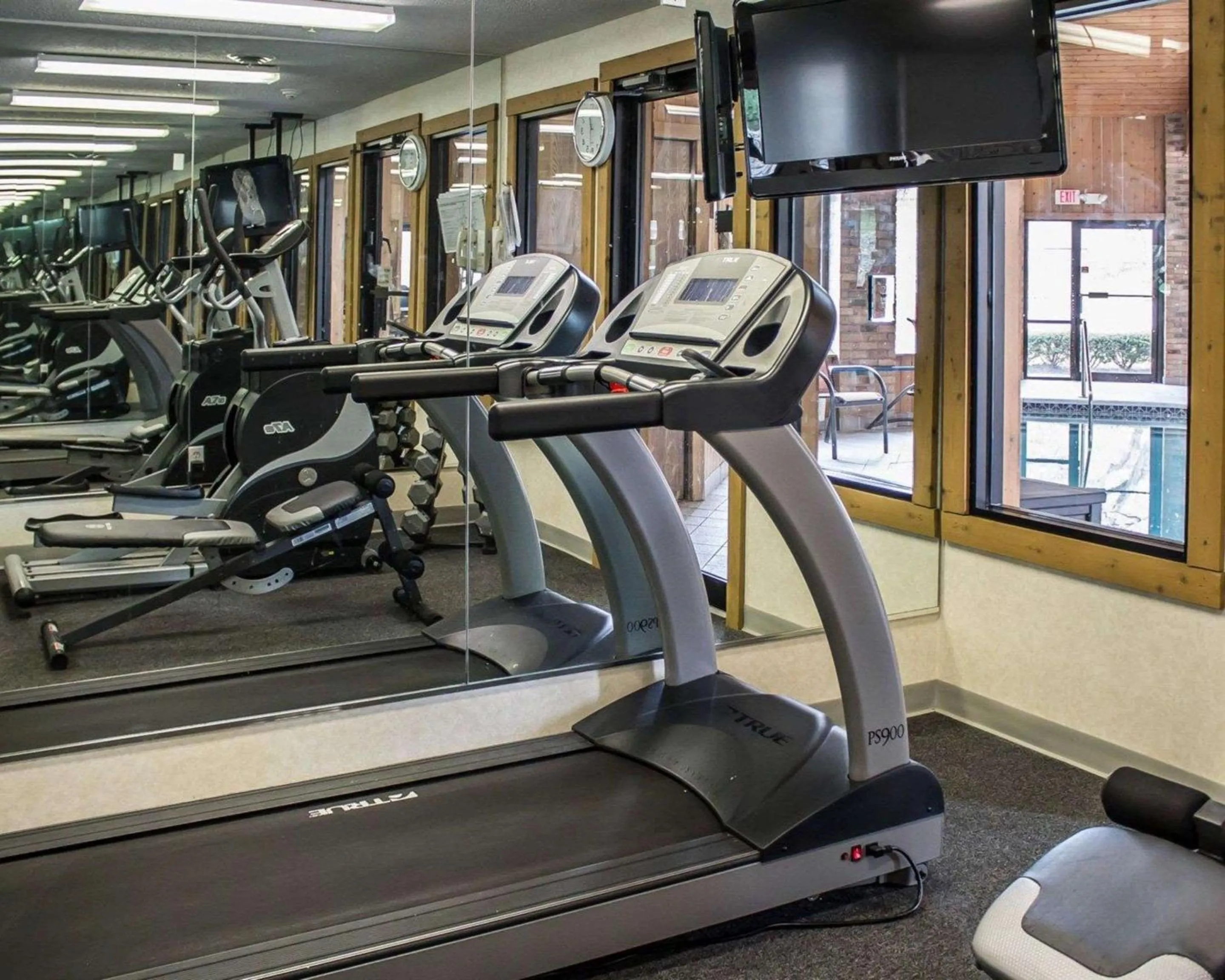 Fitness centre/facilities in Quality Inn