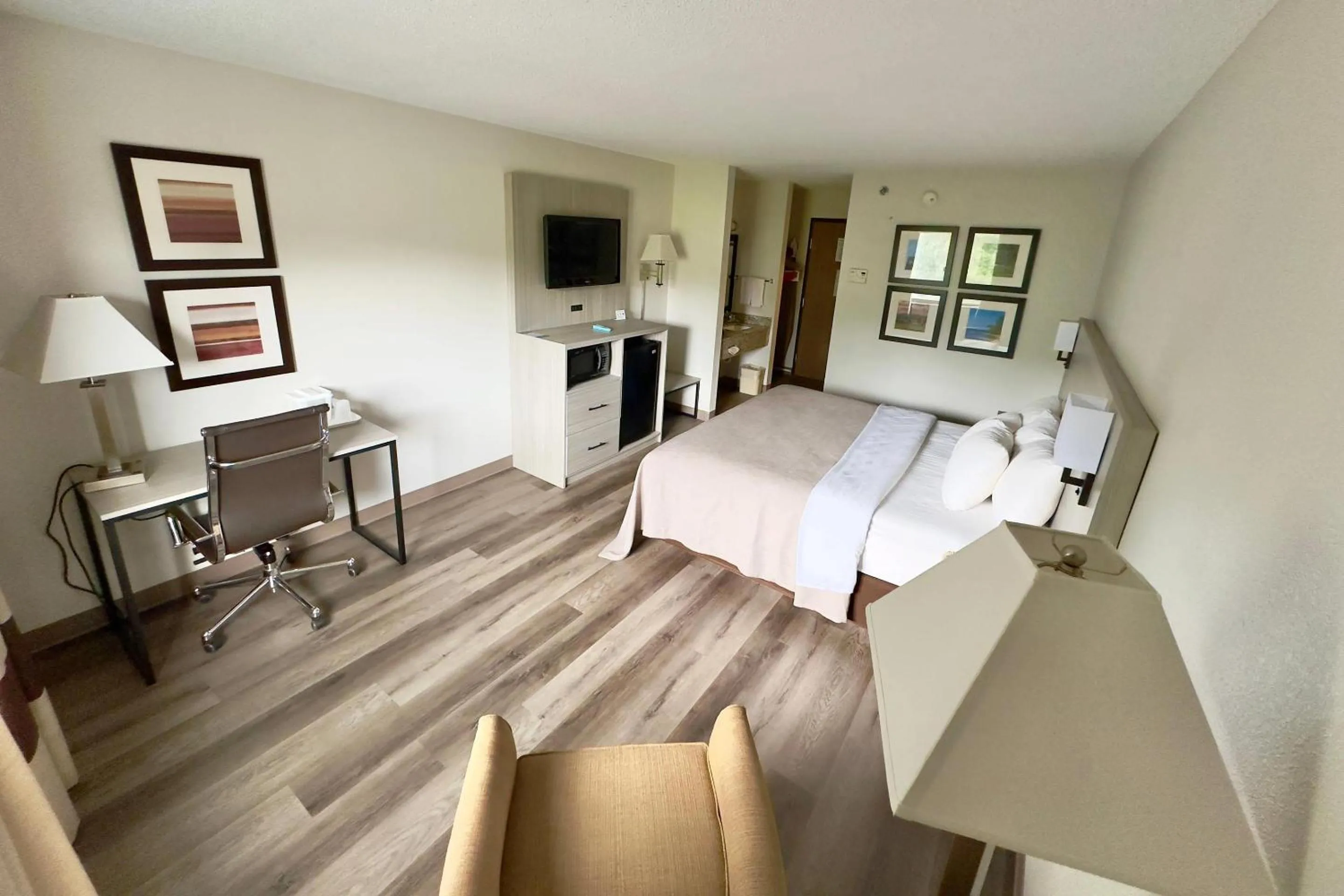 Bedroom, Bed in Quality Inn