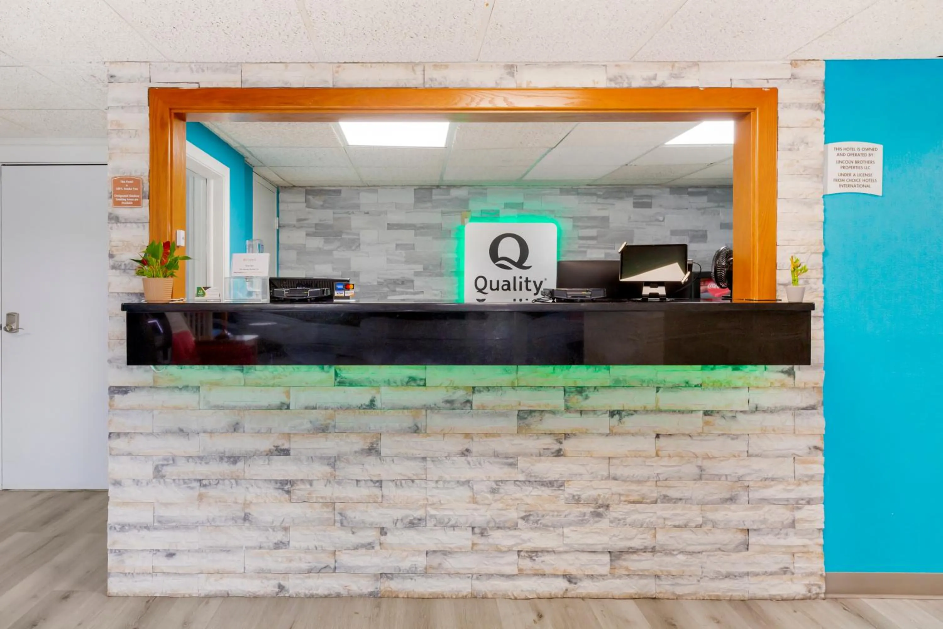 Lobby or reception in Rodeway Inn Huron