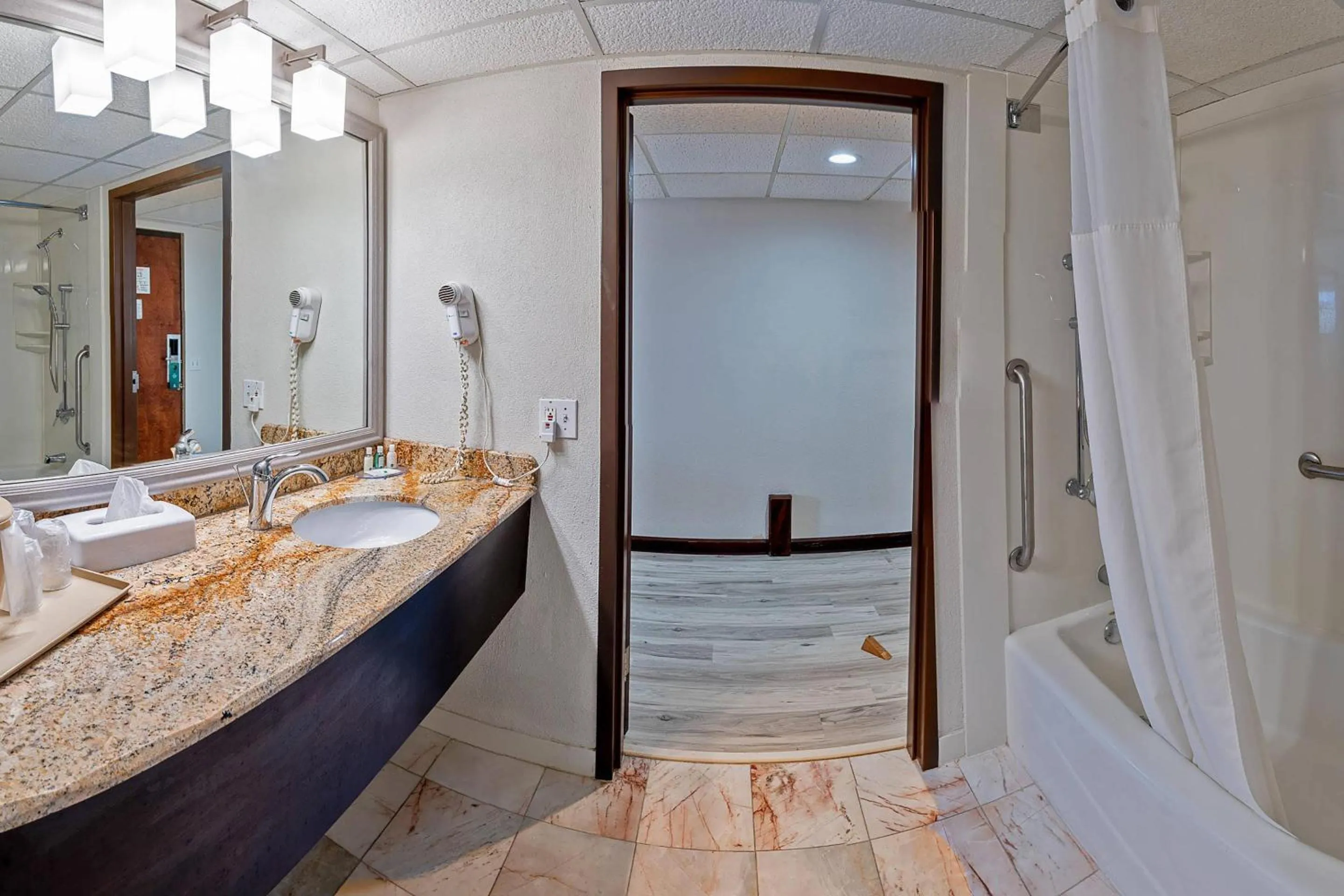 Bedroom in Quality Inn Milan-Sandusky