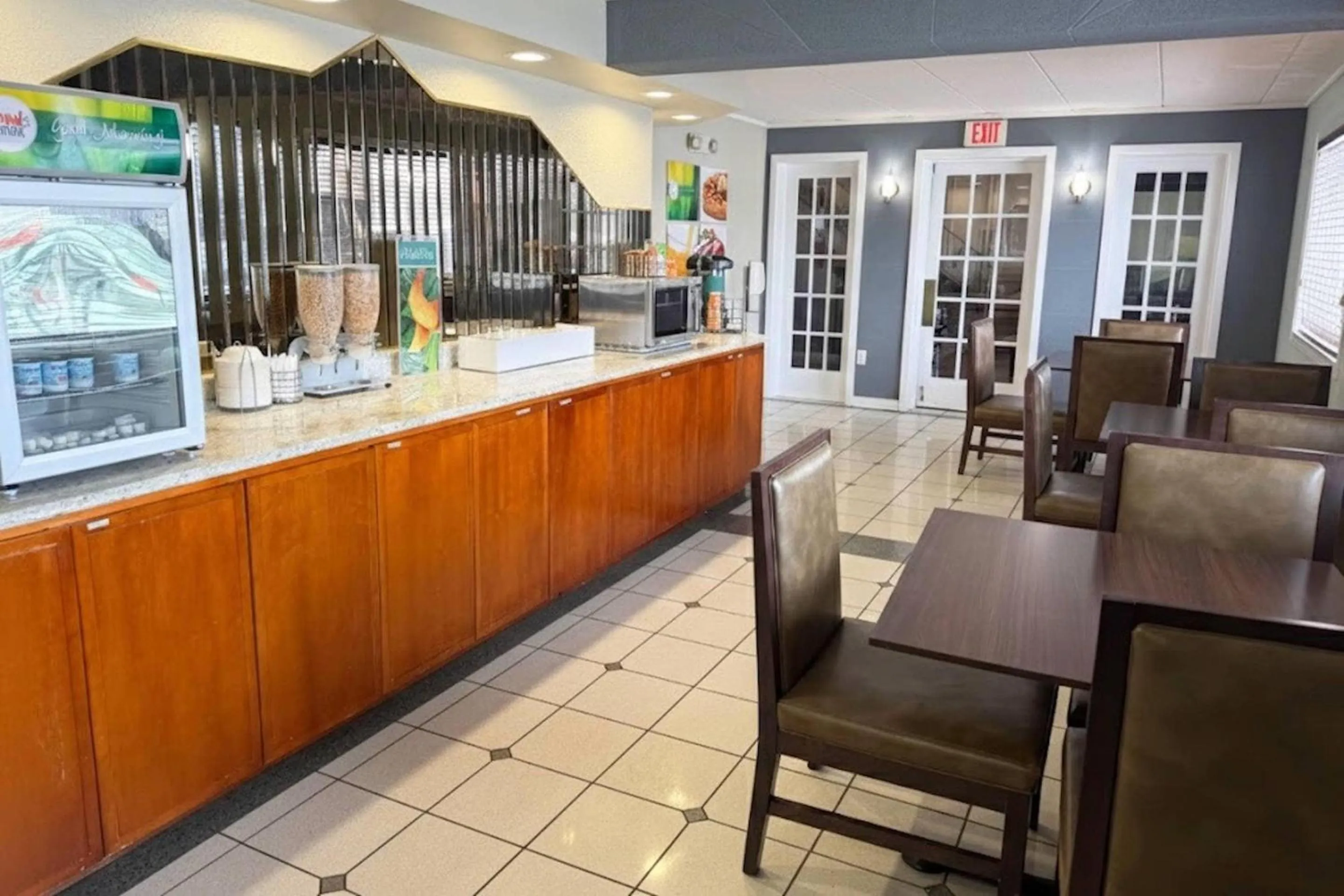 Breakfast in Quality Inn Milan-Sandusky