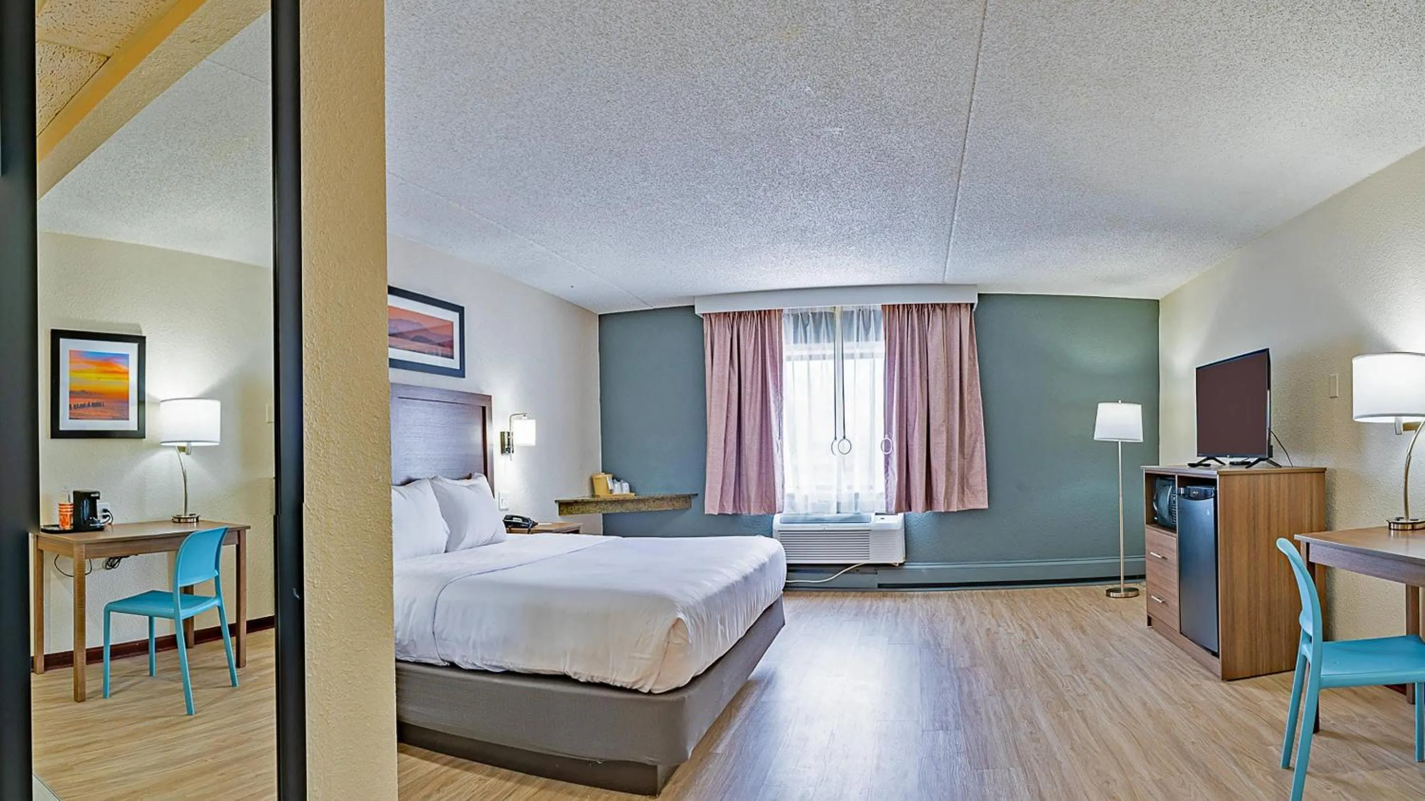 Bedroom, Bed in Quality Inn Milan-Sandusky