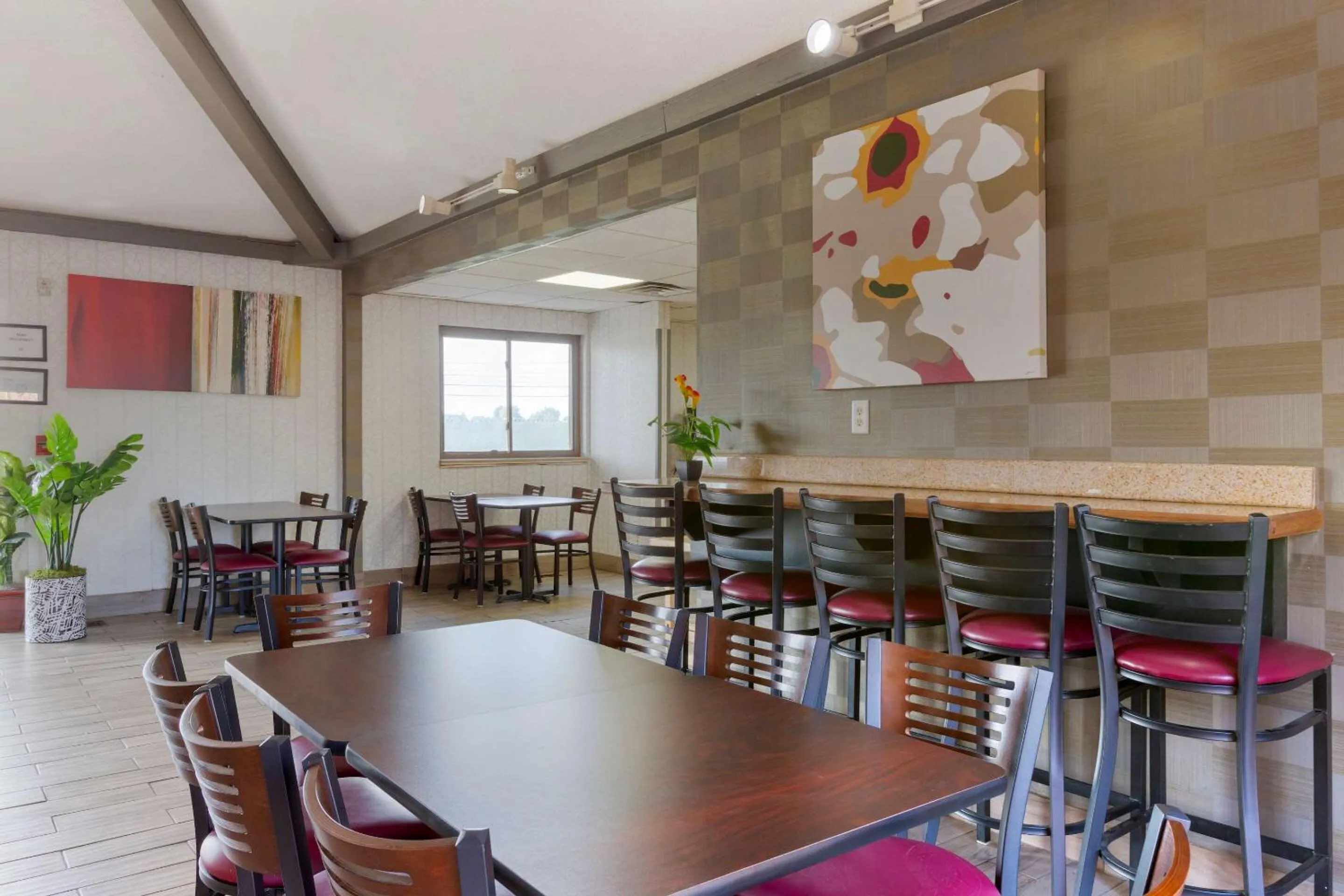 Breakfast in Quality Inn Alexis Rd