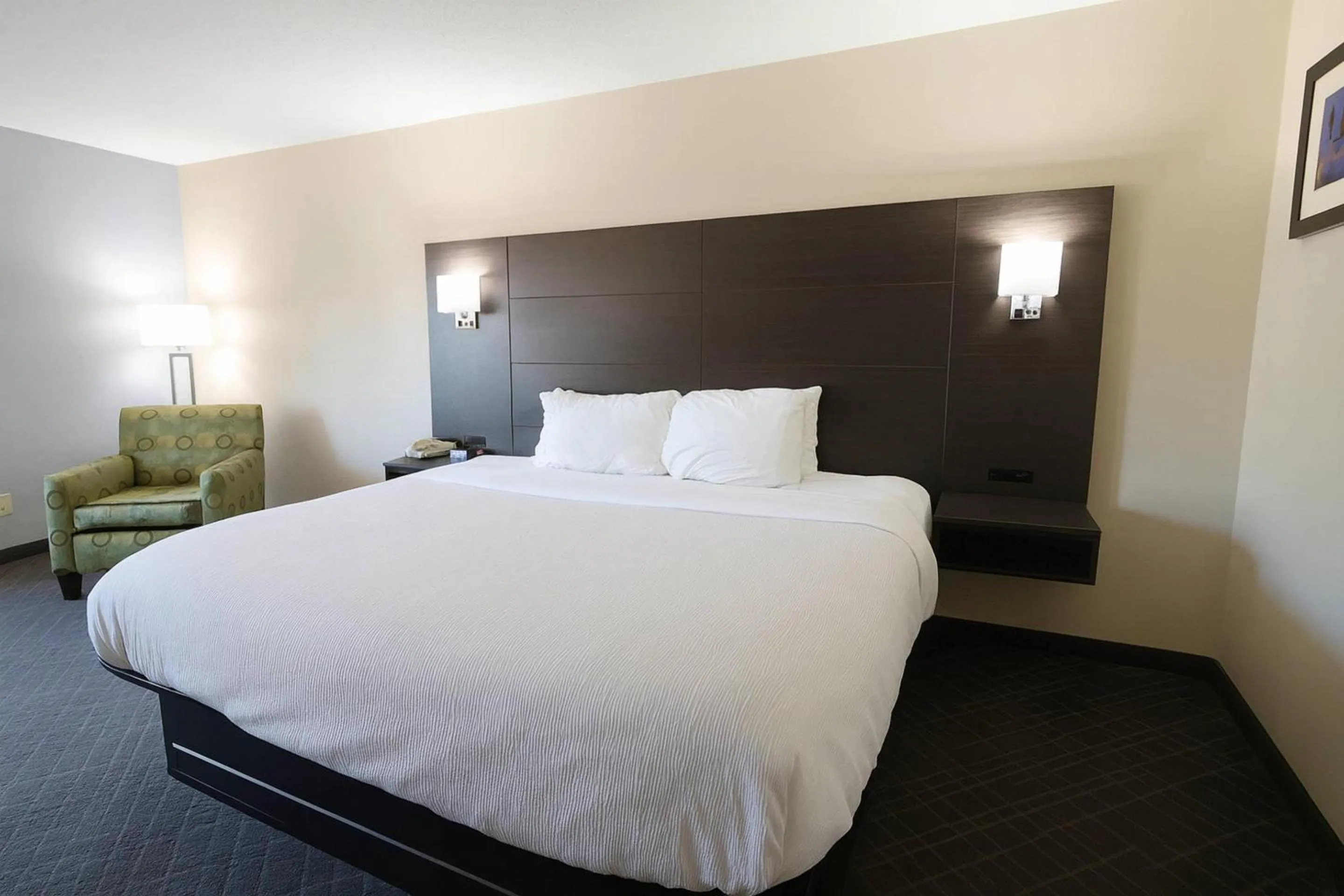 Bedroom, Bed in Quality Inn & Suites Circleville