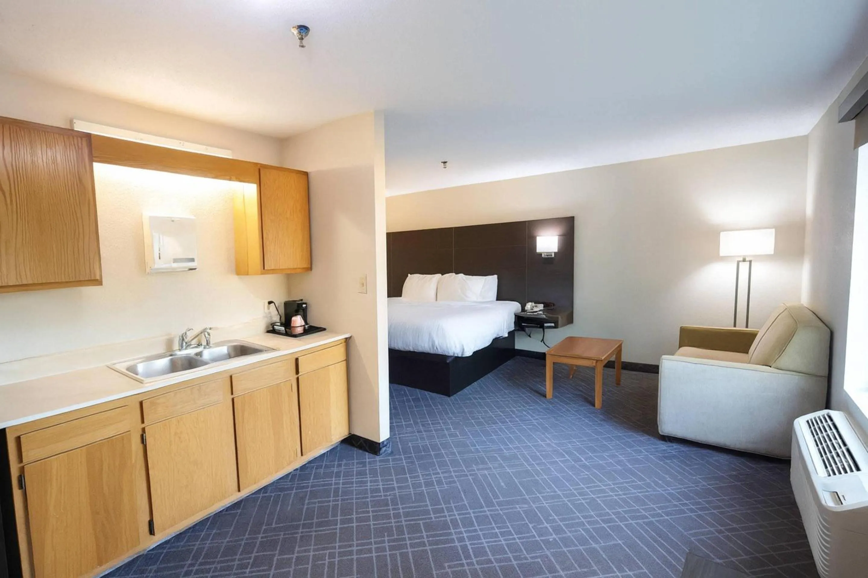 Bedroom, Bed in Quality Inn & Suites Circleville