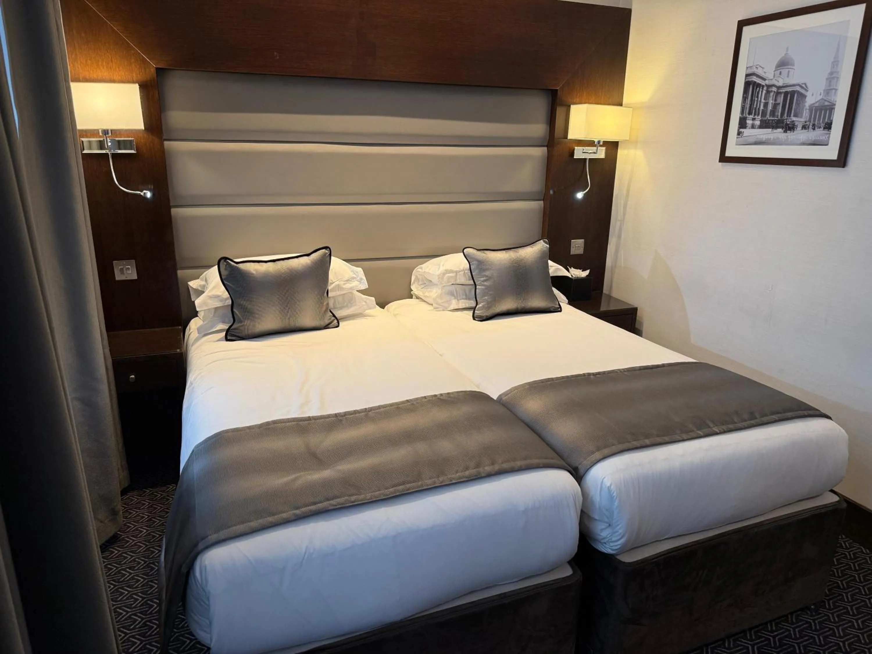 Bedroom, Bed in Park Avenue Baker Street