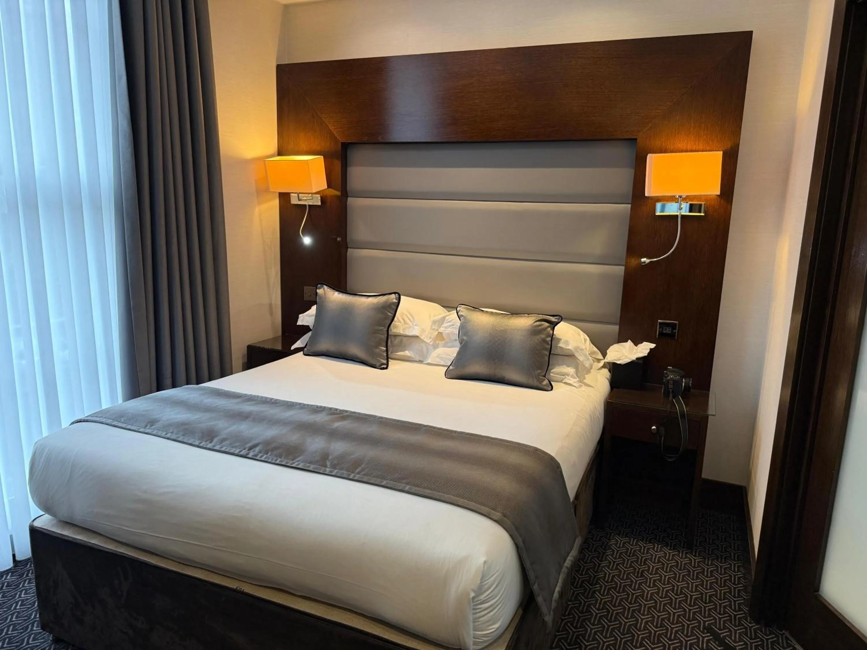 Bedroom, Bed in Park Avenue Baker Street