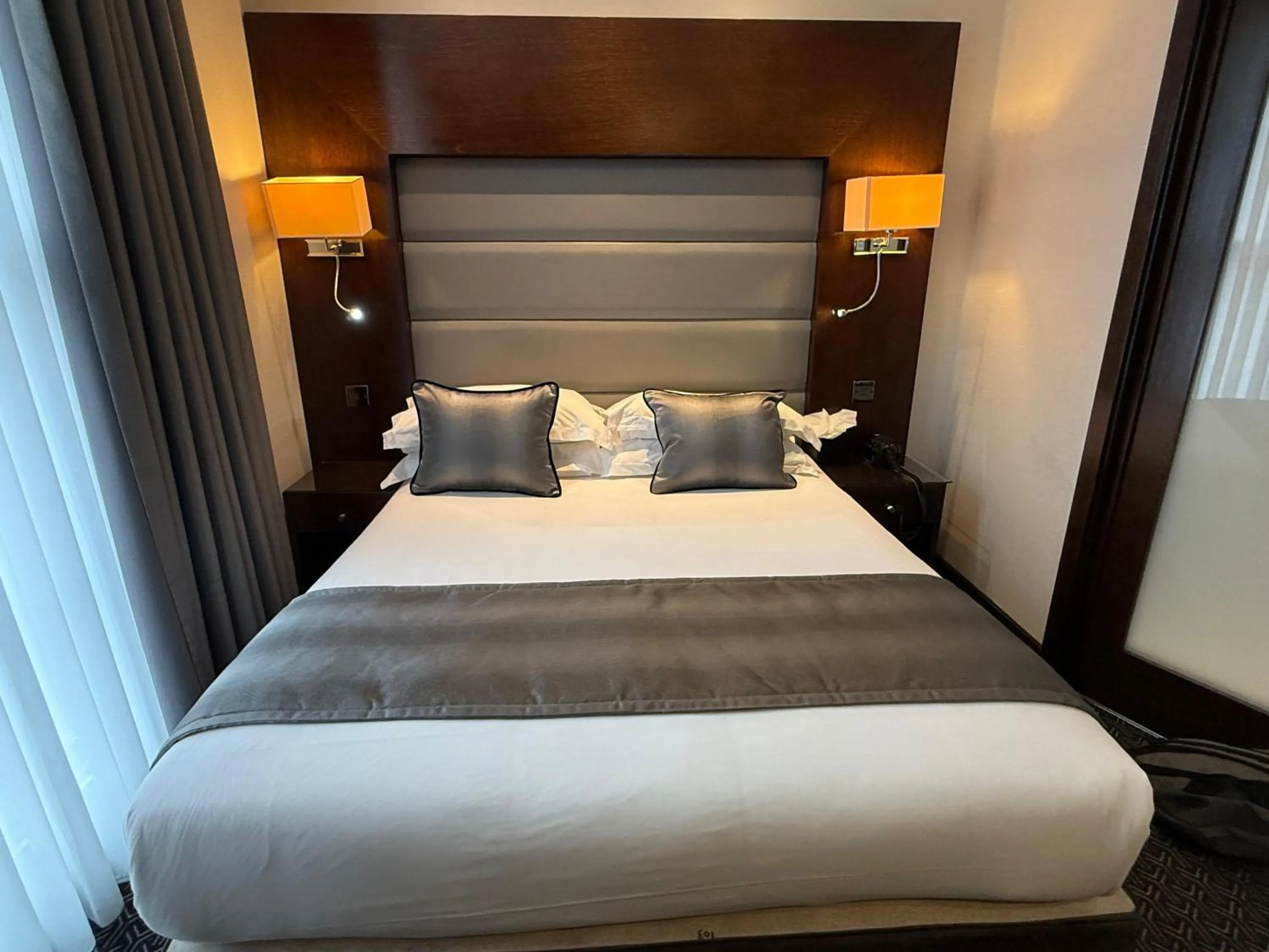 Bedroom, Bed in Park Avenue Baker Street