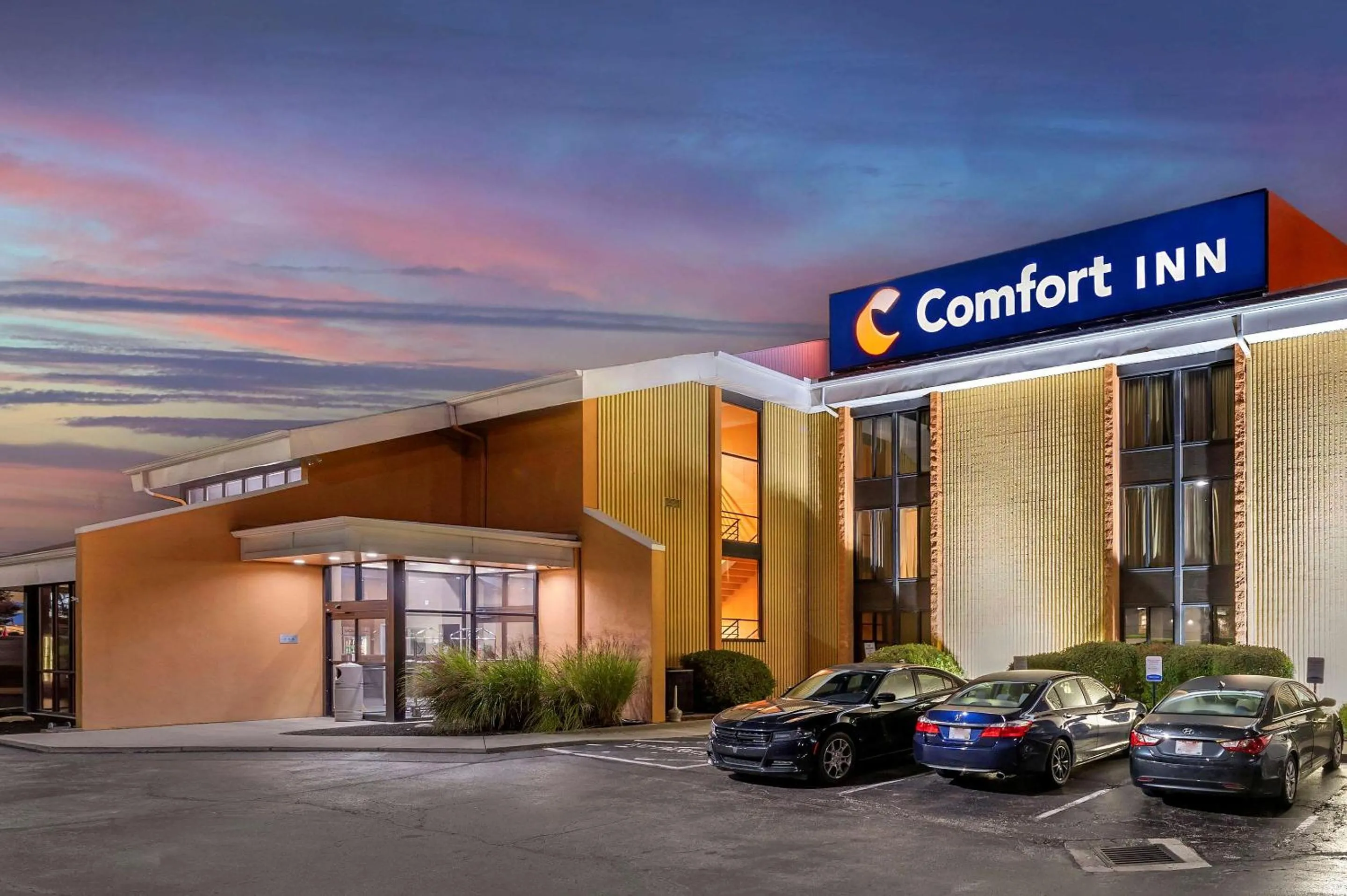 Property building in Comfort Inn Cincinnati Northeast