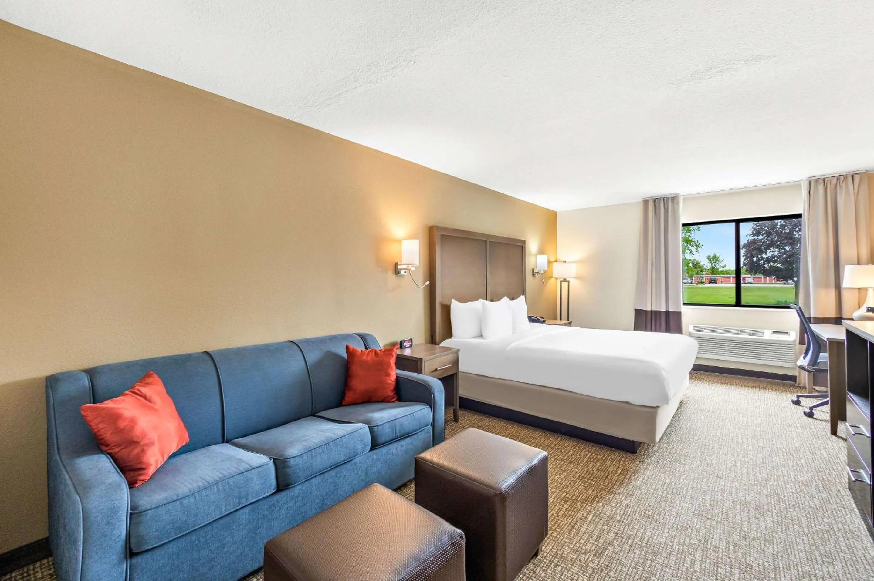 Bedroom, Bed in Comfort Inn Van Wert