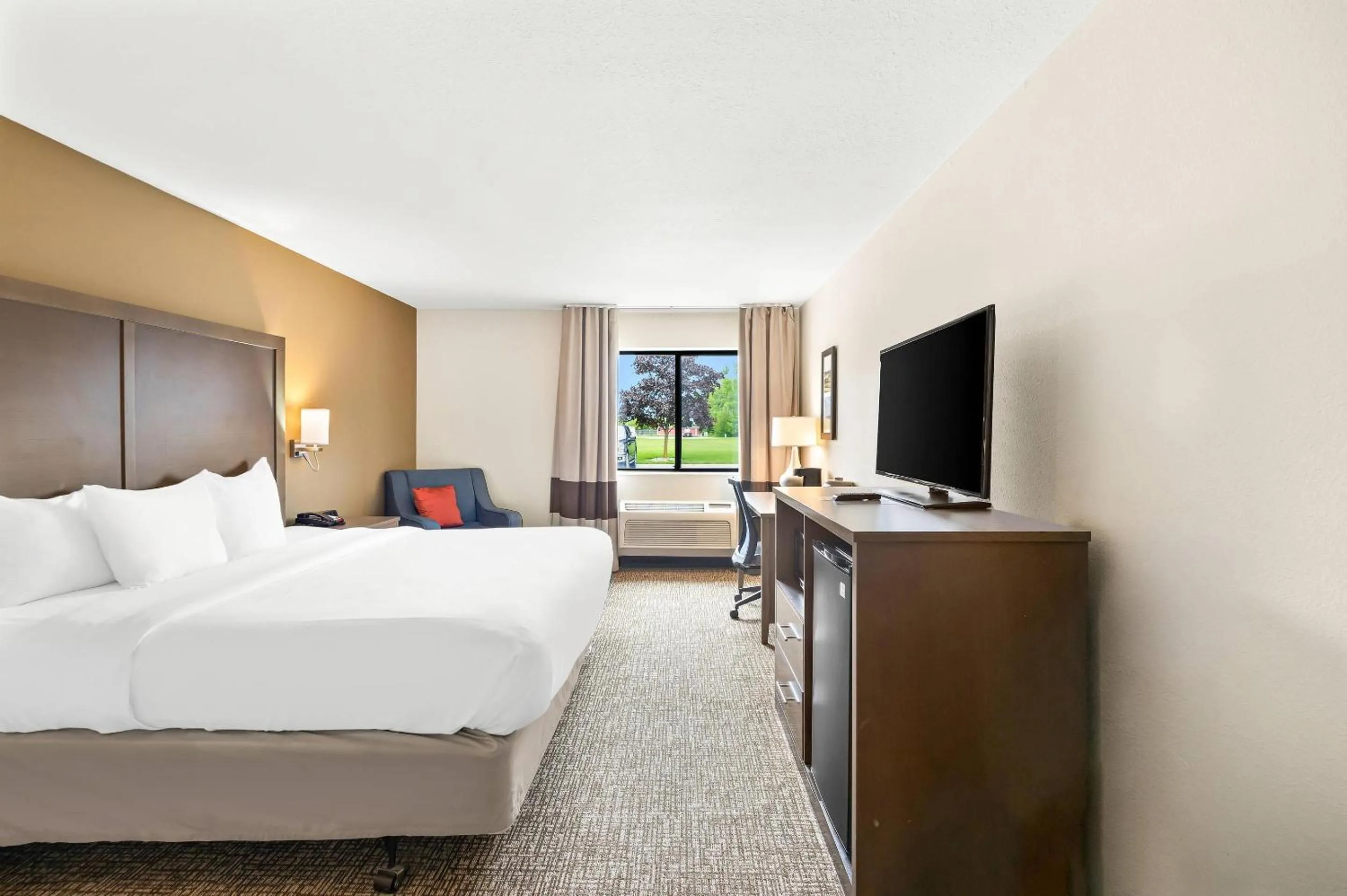 Bedroom, Bed in Comfort Inn Van Wert