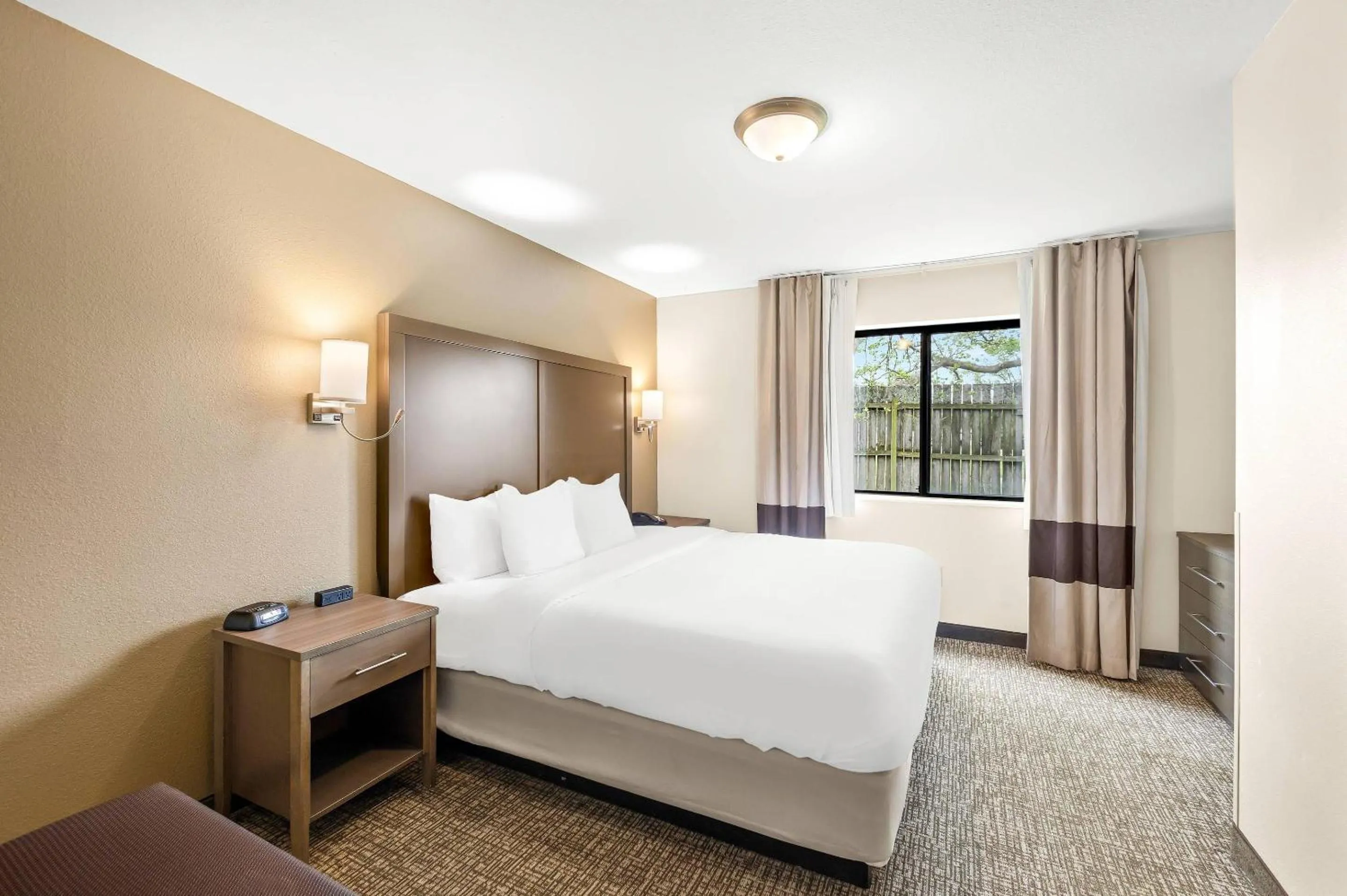 Bedroom, Bed in Comfort Inn Van Wert