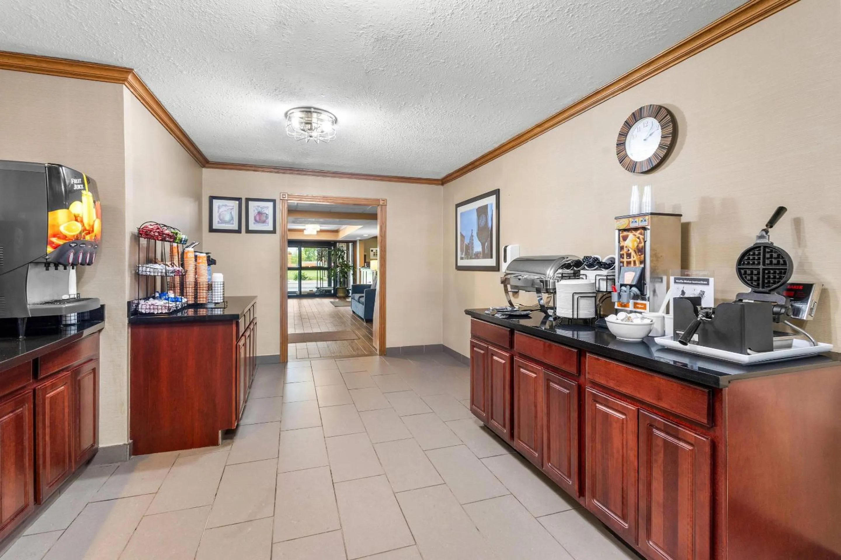 Breakfast in Comfort Inn Van Wert