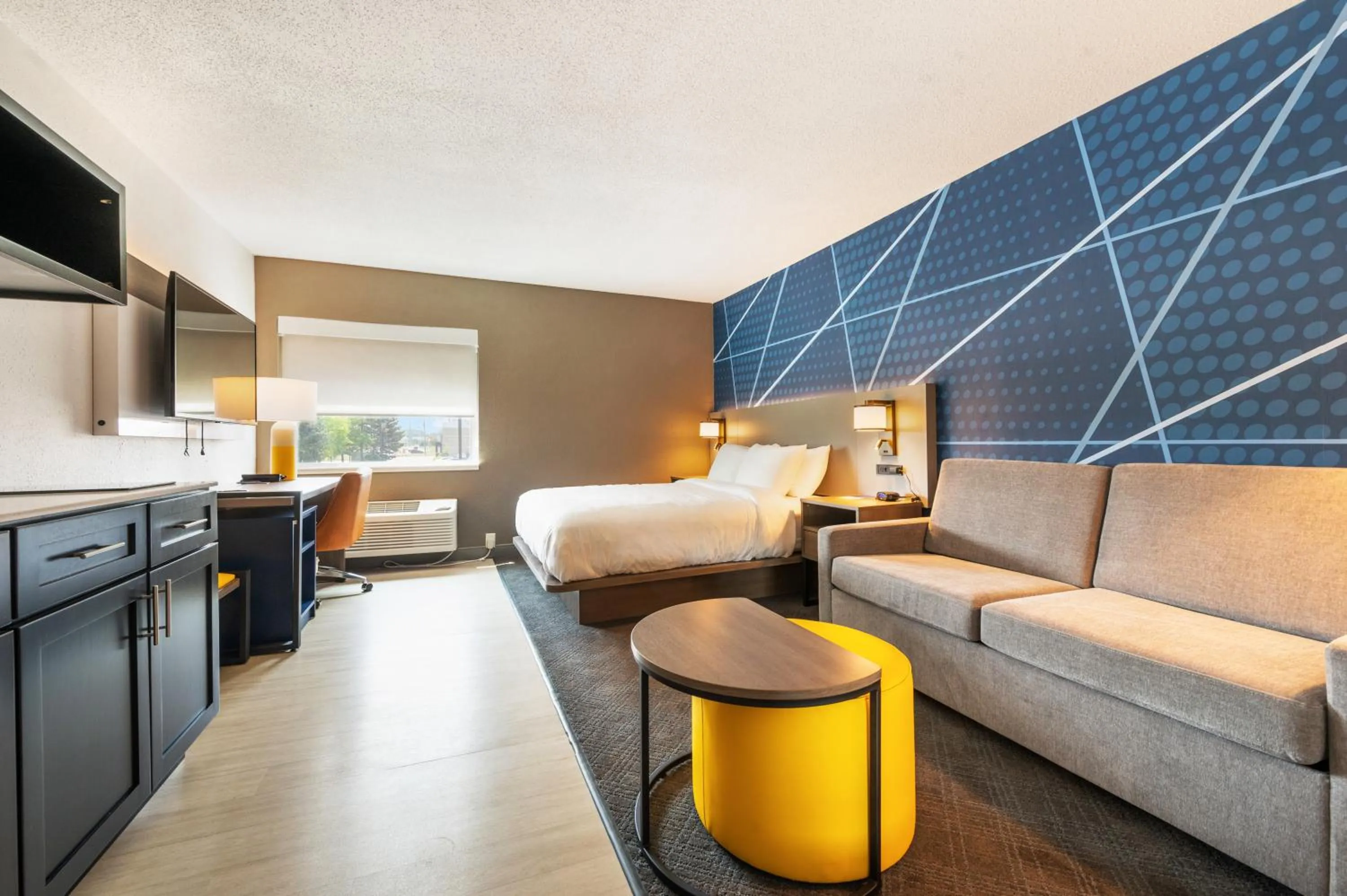 Bed in Comfort Inn Mayfield Heights Cleveland East