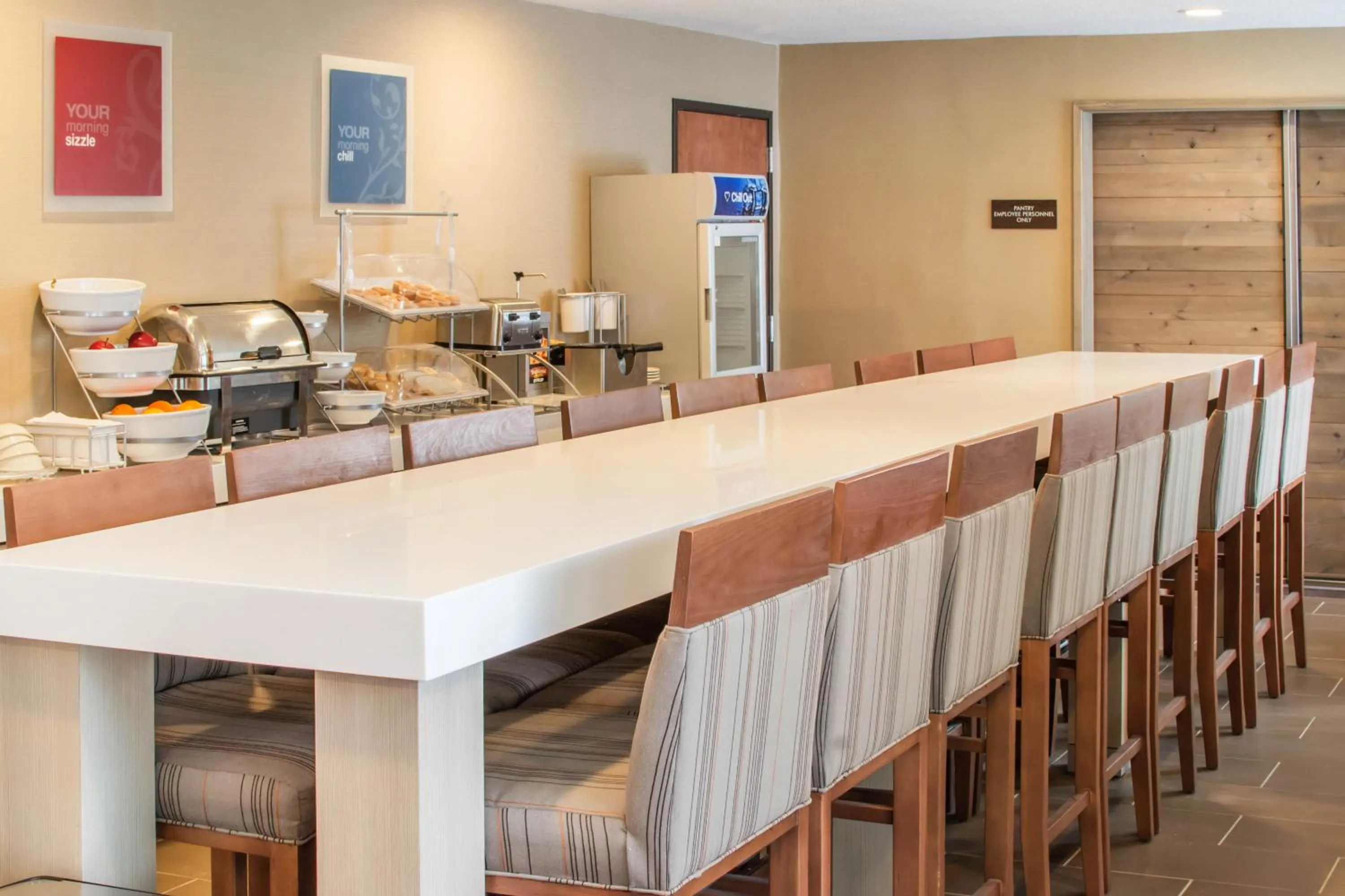 Breakfast in Comfort Inn Mayfield Heights Cleveland East