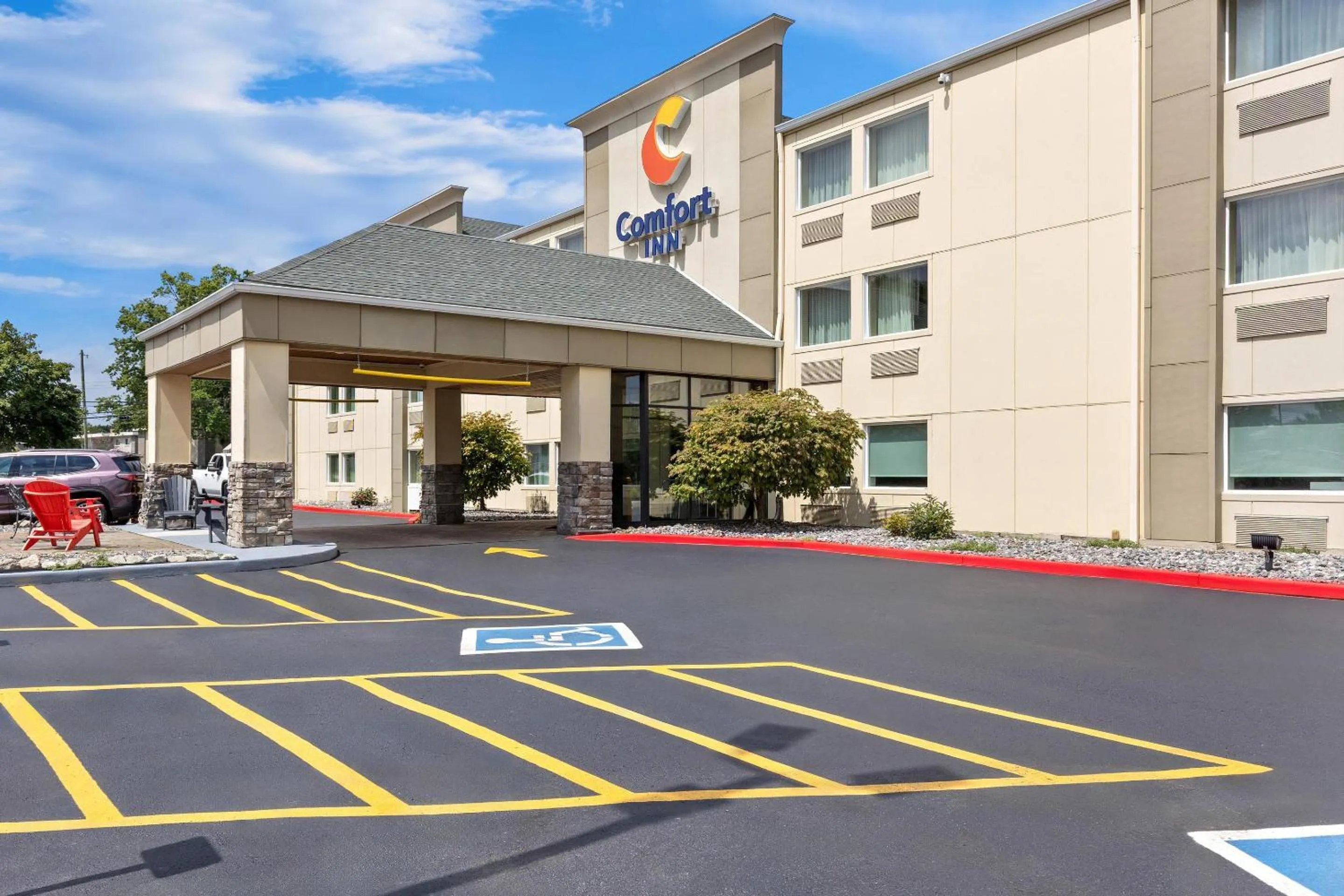 Property building in Comfort Inn Mayfield Heights Cleveland East