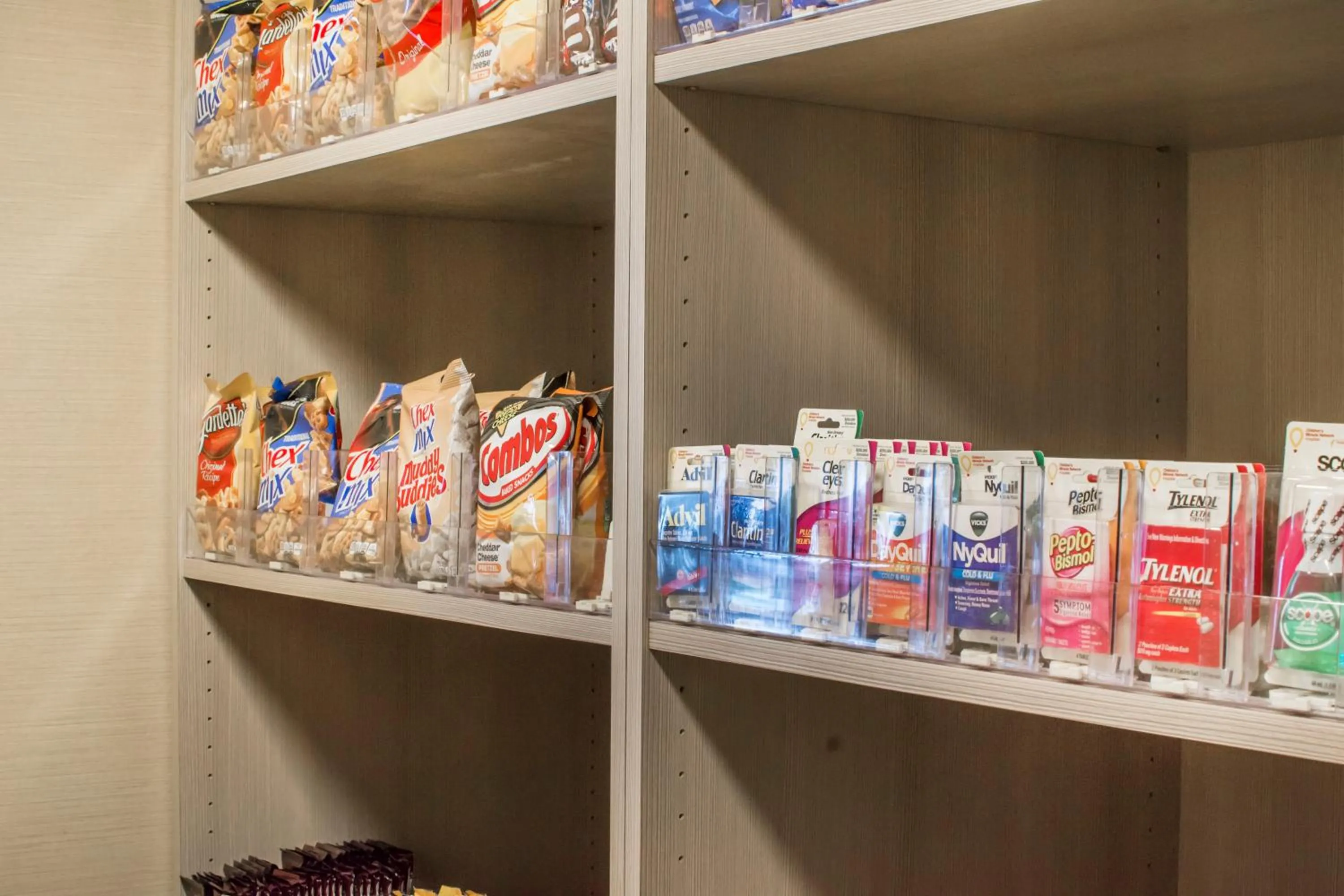 On-site shops in Comfort Inn Mayfield Heights Cleveland East