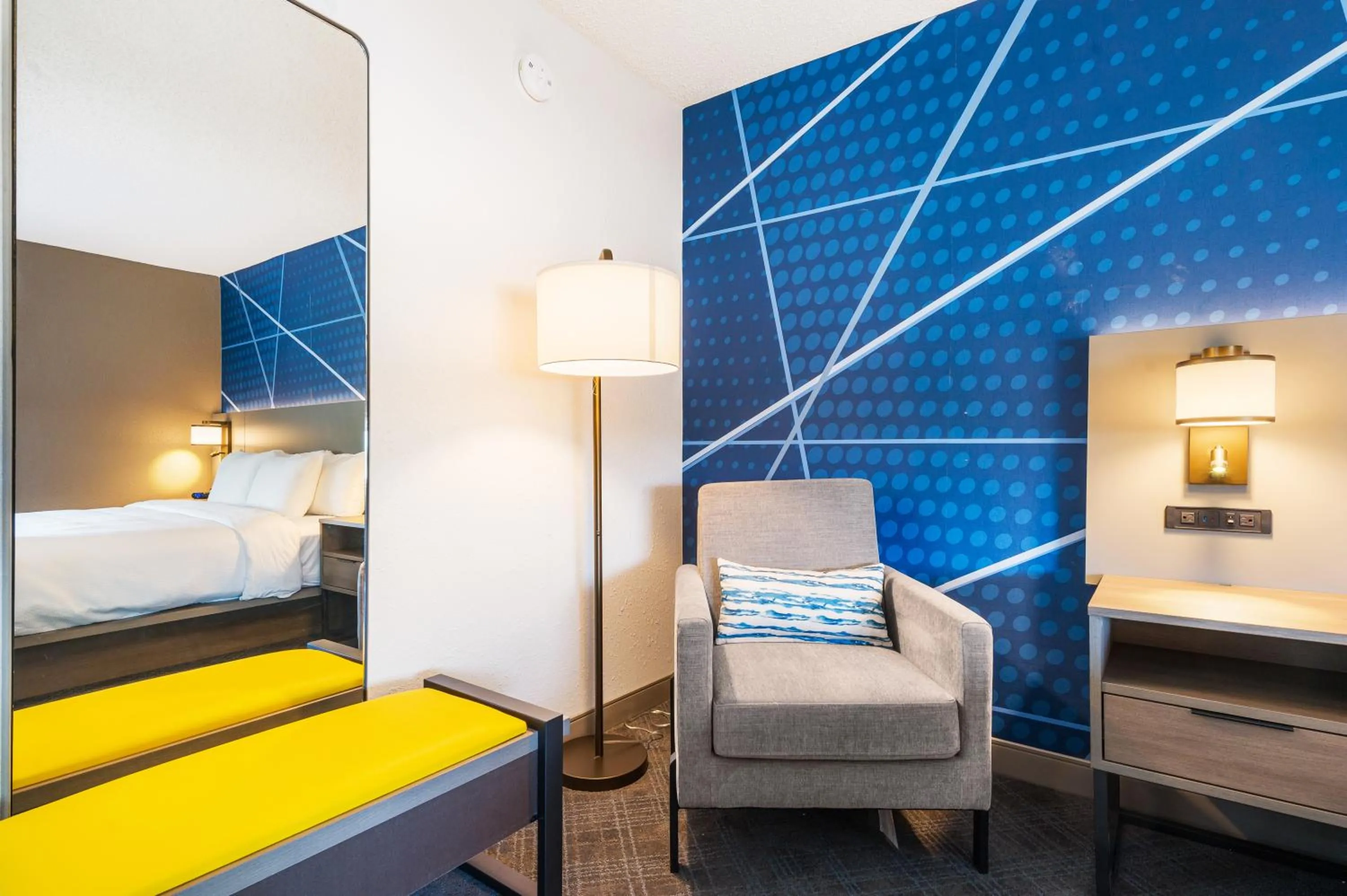 Bed in Comfort Inn Mayfield Heights Cleveland East