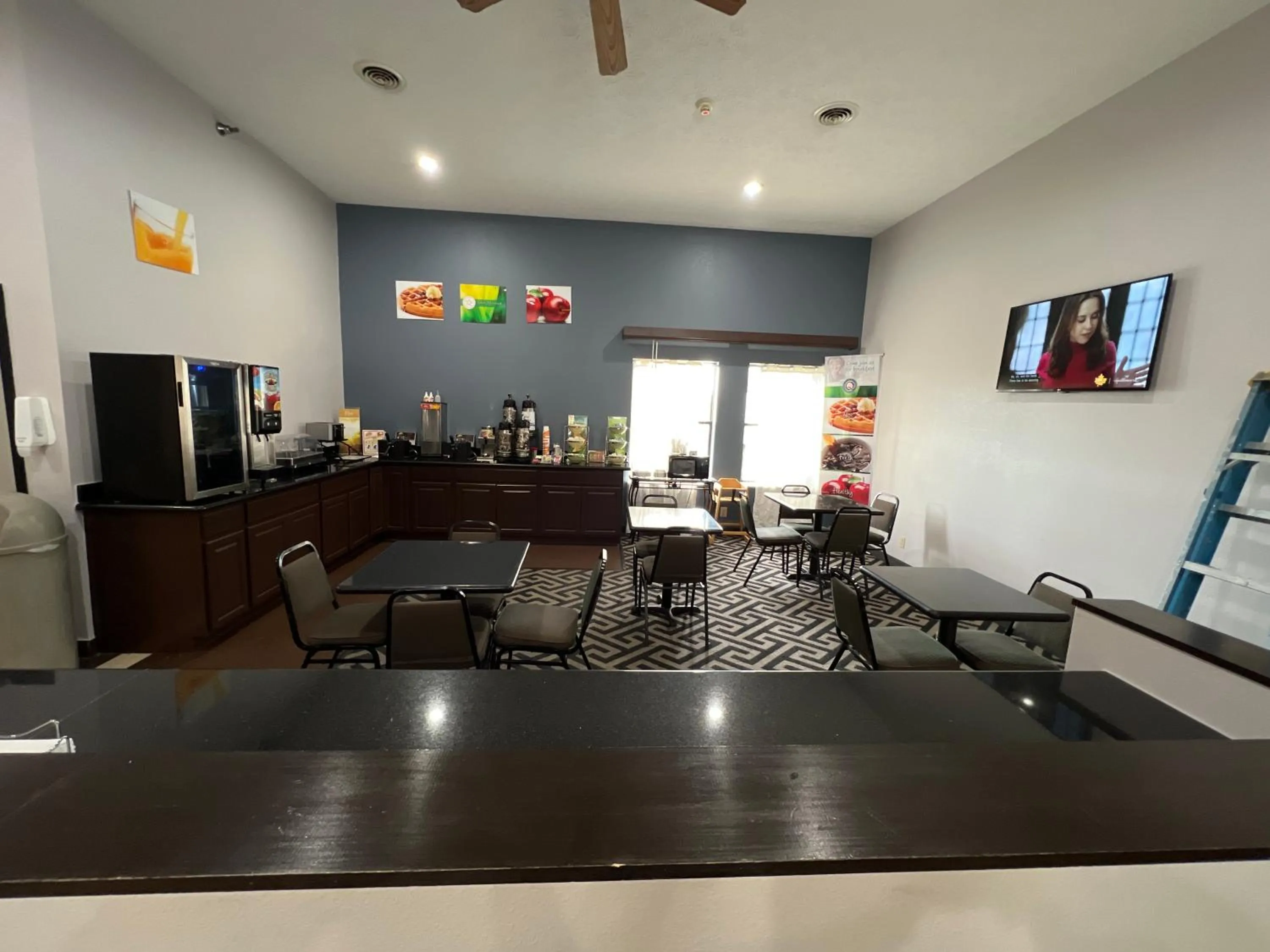 Breakfast in Quality Inn & Suites Portsmouth