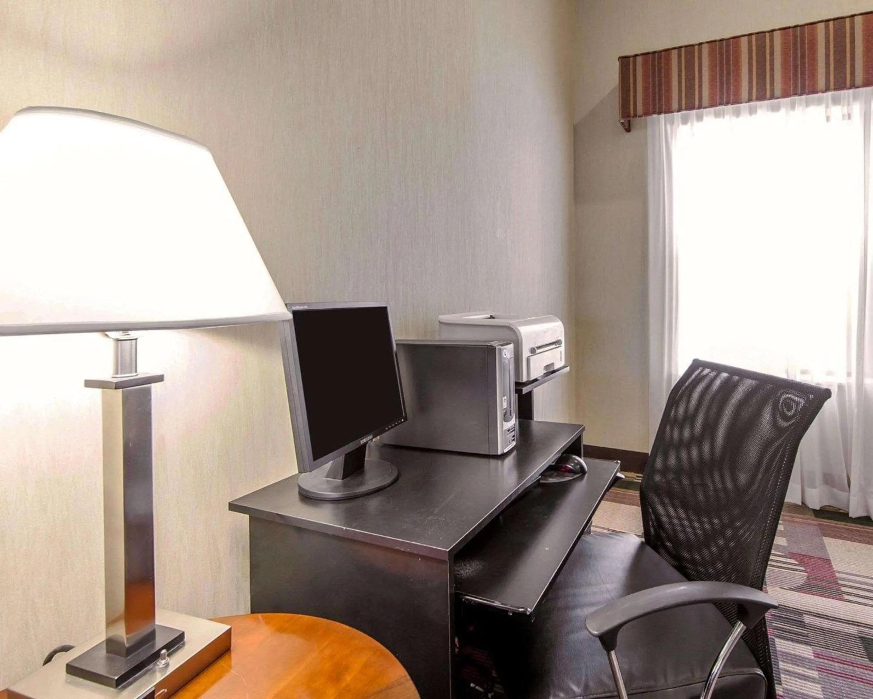 Business facilities in Quality Inn & Suites Portsmouth