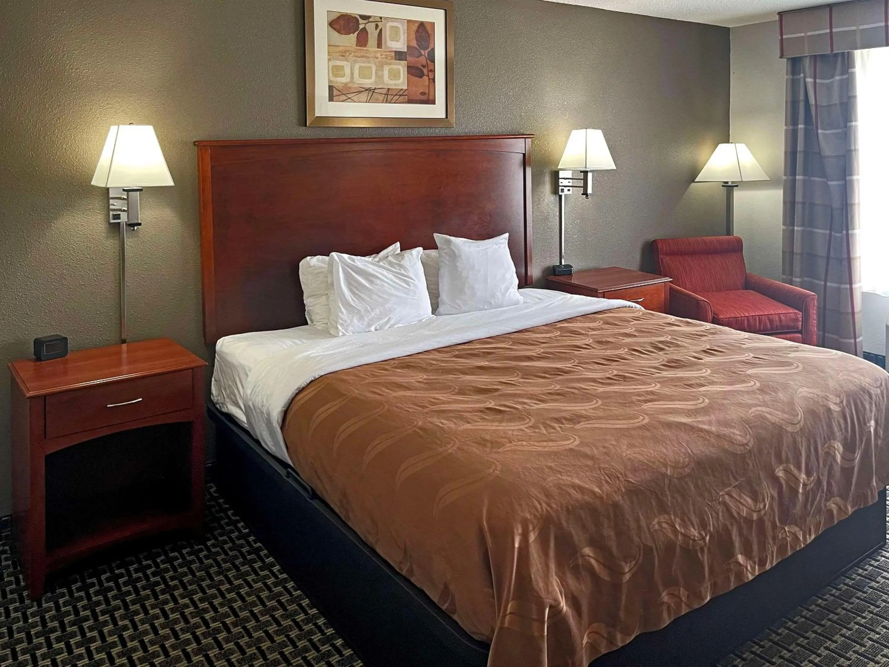 Bedroom, Bed in Quality Inn & Suites Cincinnati Sharonville