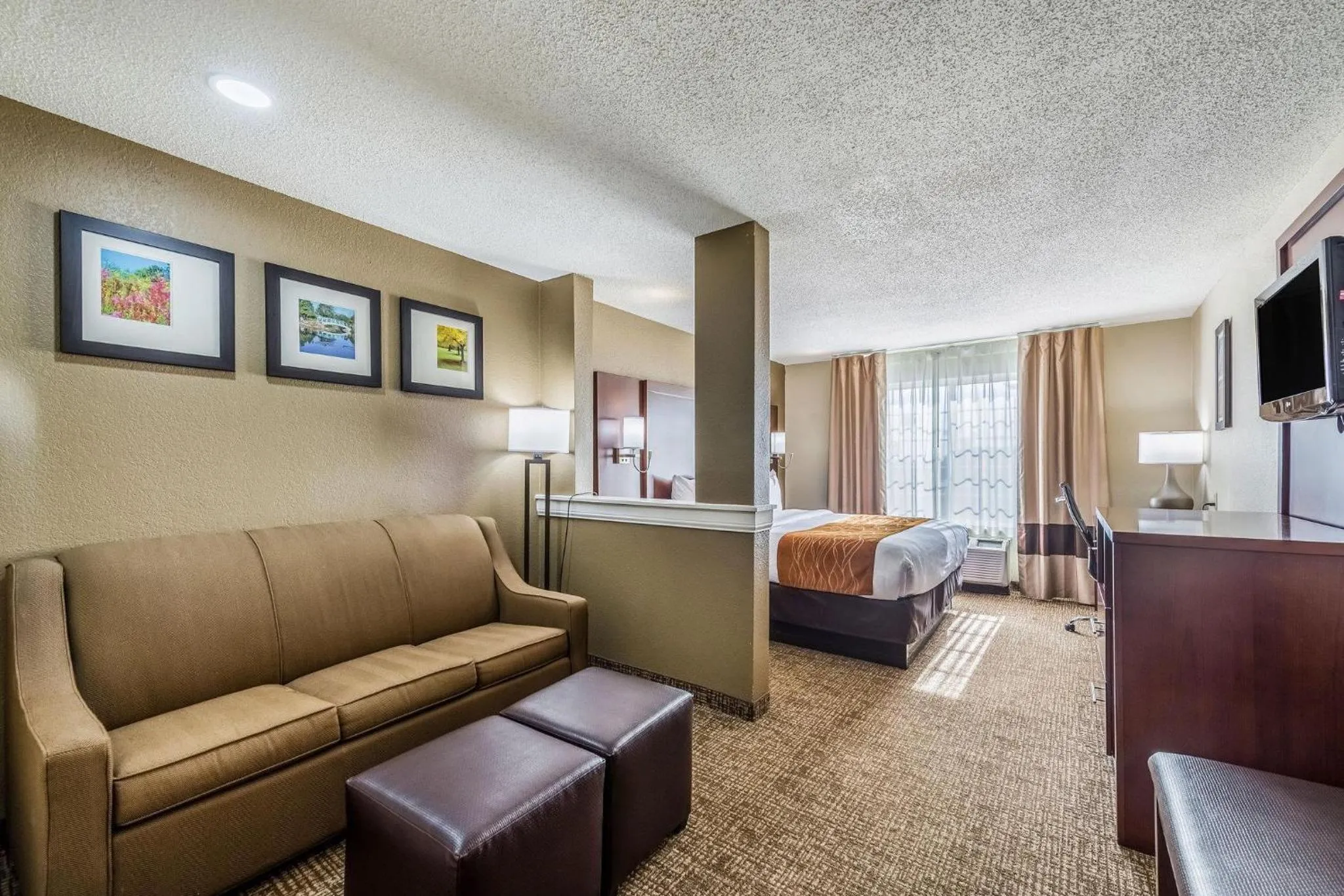 Bedroom, Bed in Comfort Inn & Suites Dayton North
