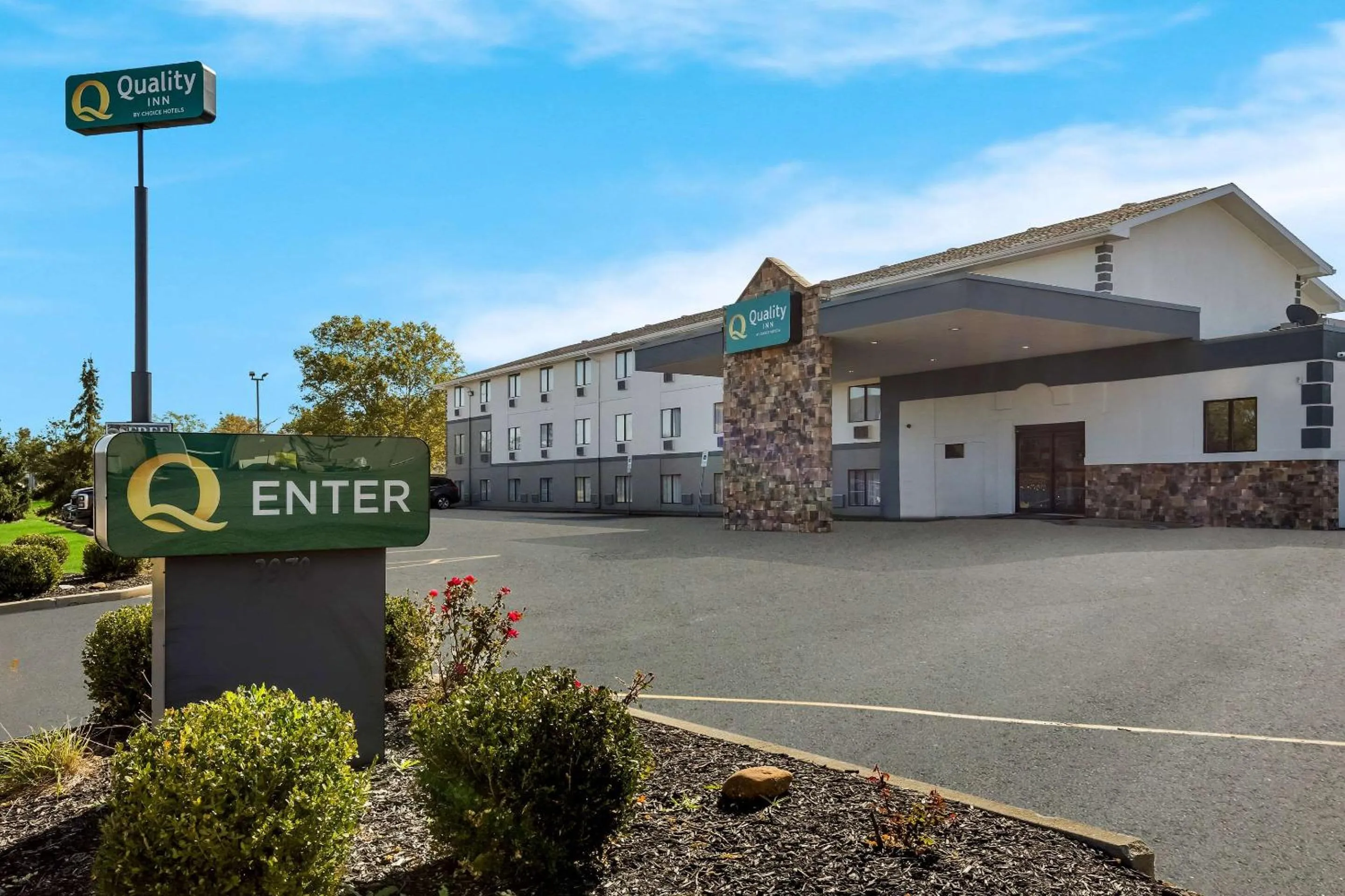 Property building in Quality Inn Hall of Fame