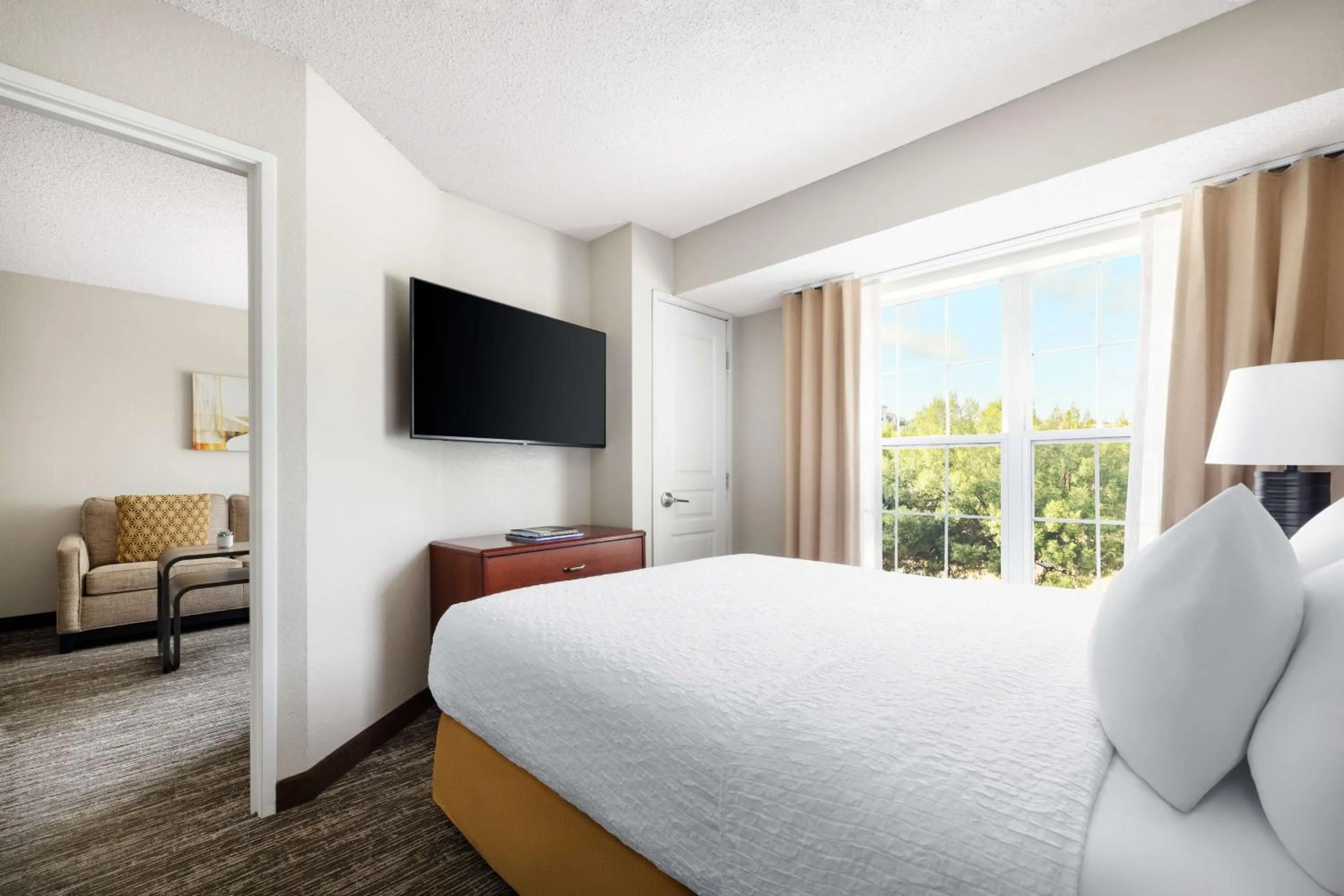 Bed in Homewood Suites by Hilton Dallas-DFW Airport N-Grapevine