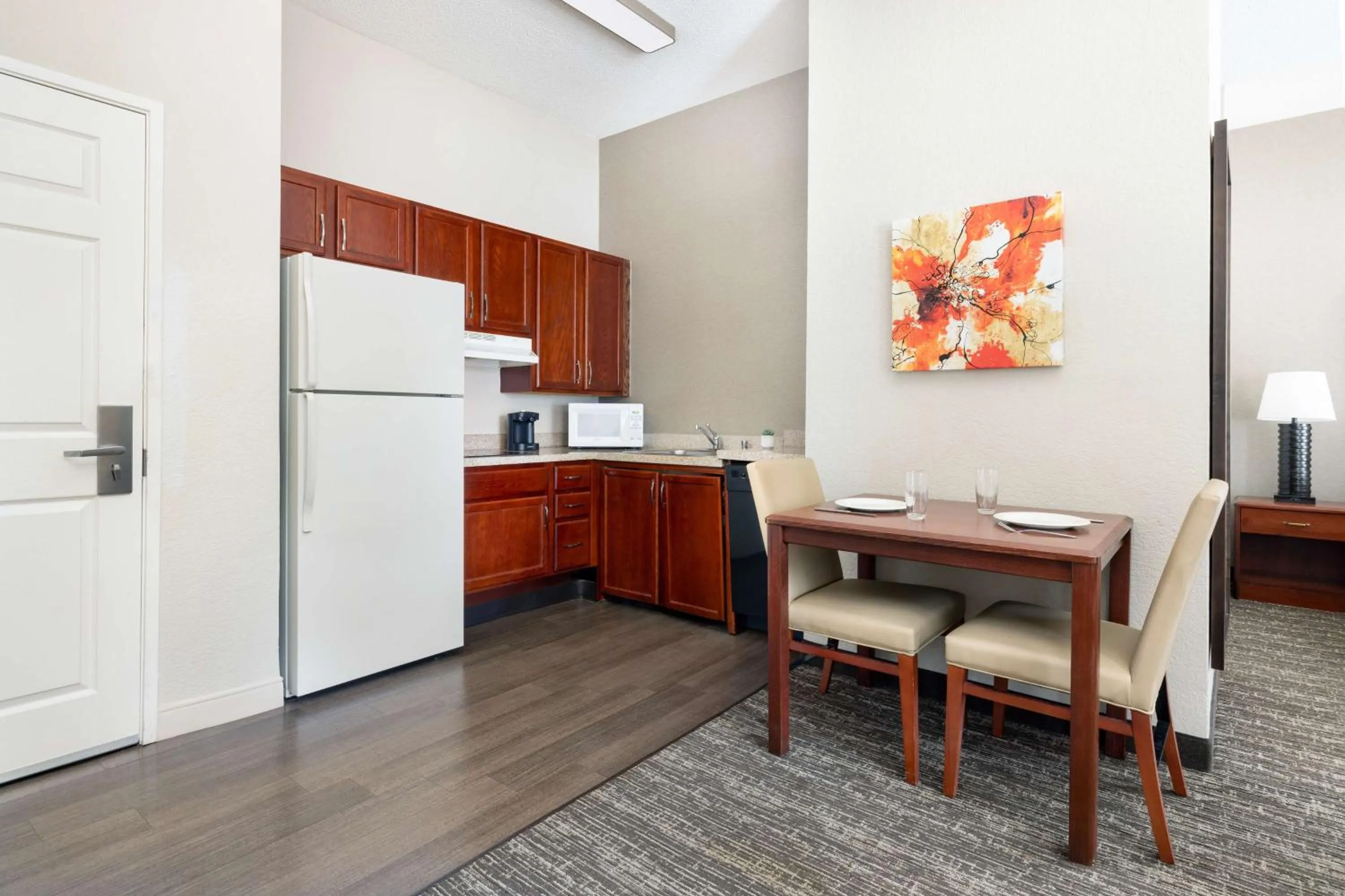 Kitchen or kitchenette in Homewood Suites by Hilton Dallas-DFW Airport N-Grapevine