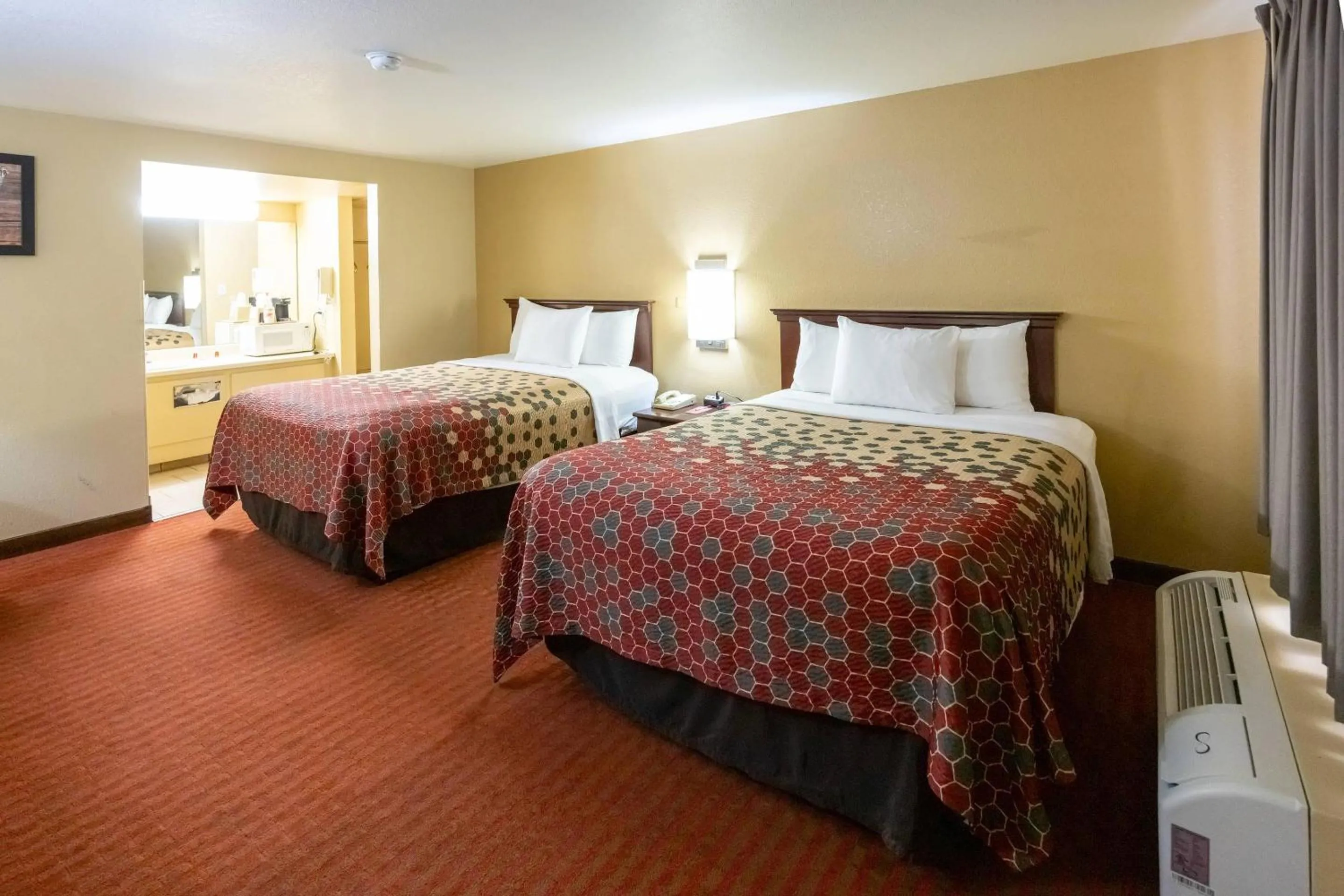 Bedroom, Bed in Econo Lodge McAlester