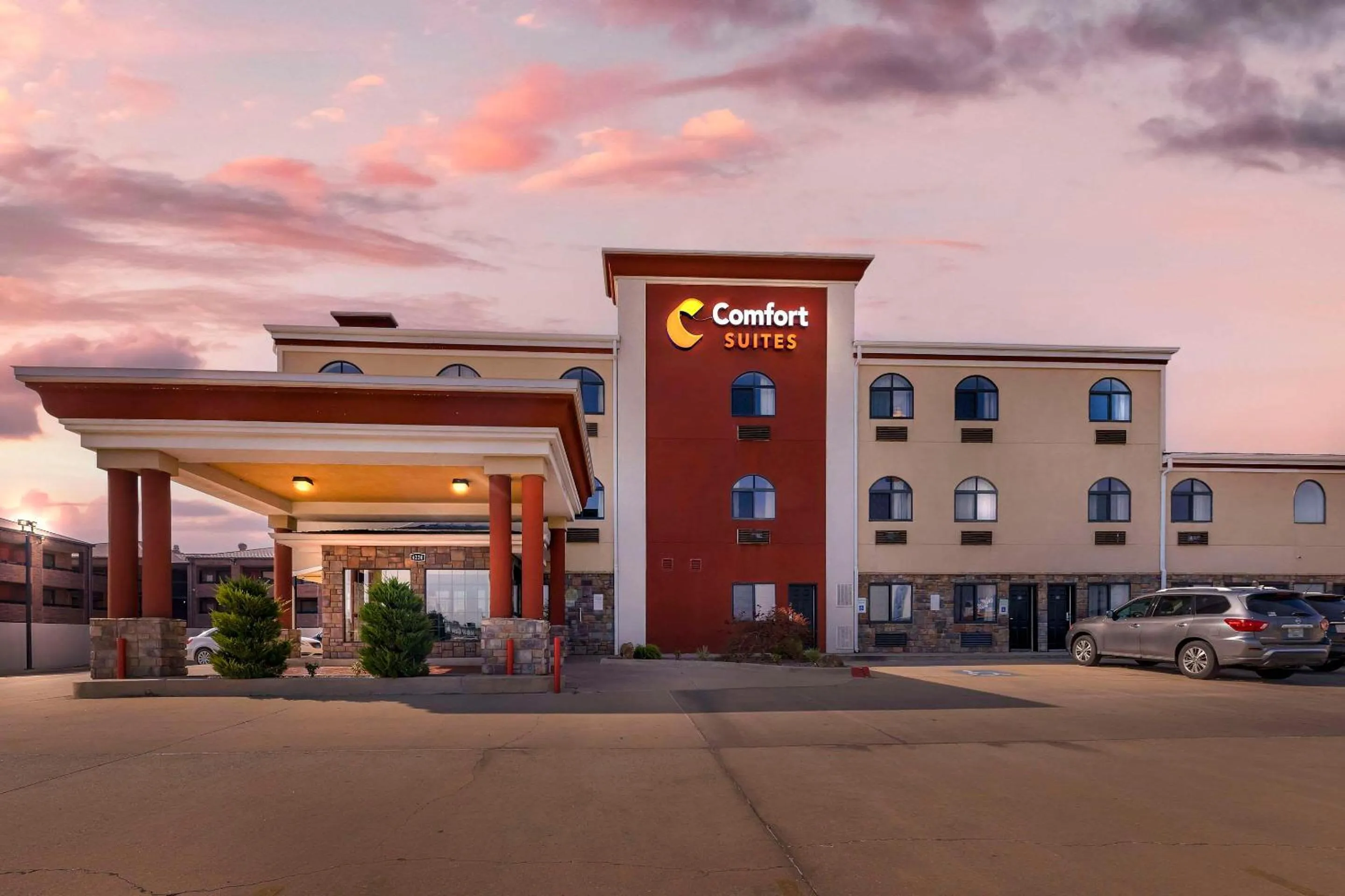 Property building in Comfort Suites Fairgrounds West