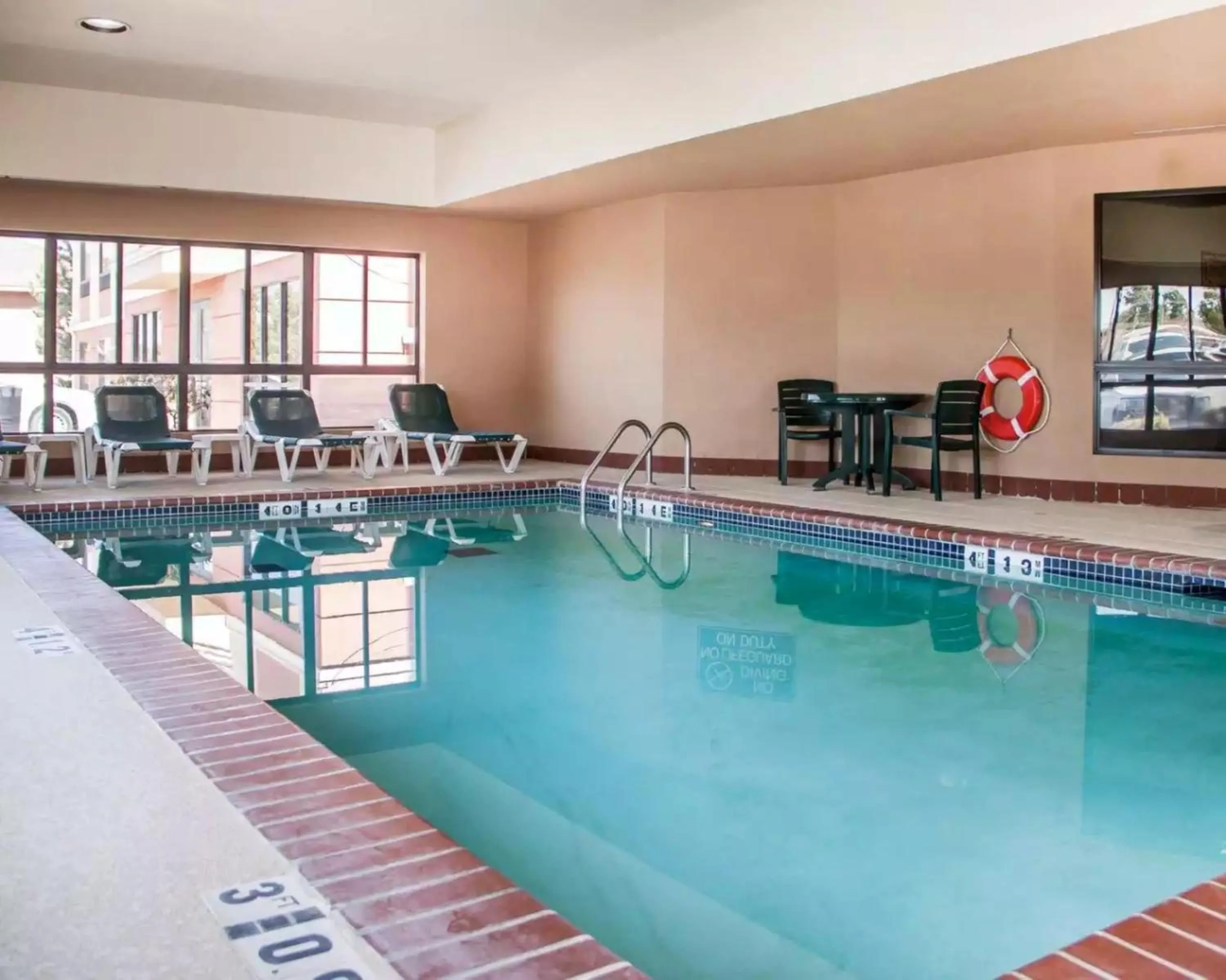 Swimming pool in Holiday Inn Express & Suites Weatherford by IHG