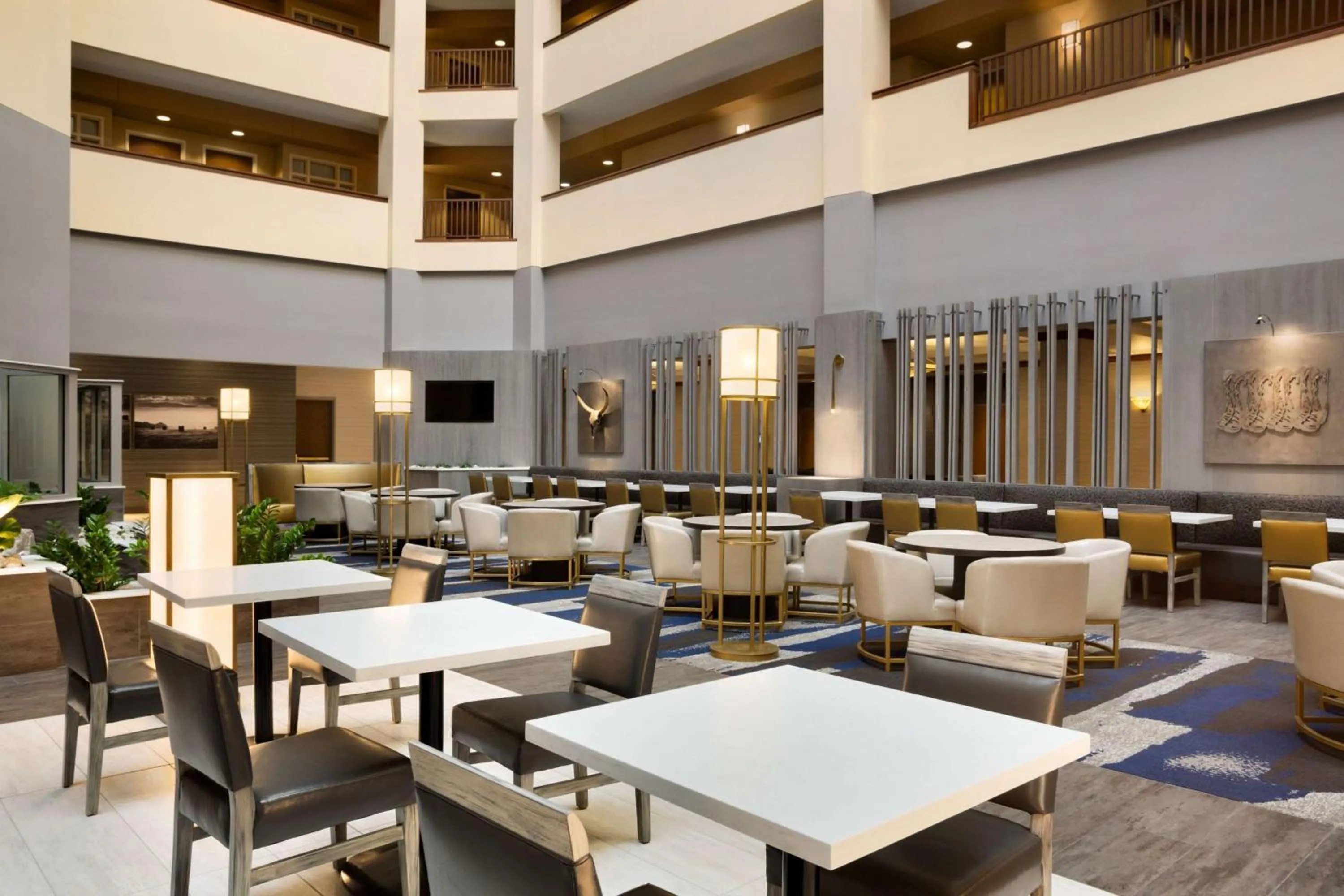 Lobby or reception in Embassy Suites Dallas - DFW Airport North