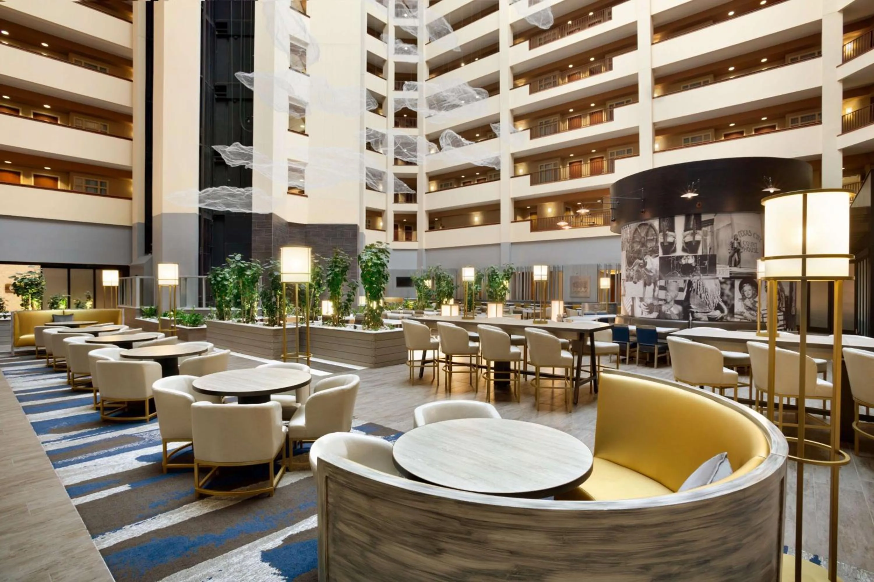 Lobby or reception in Embassy Suites Dallas - DFW Airport North