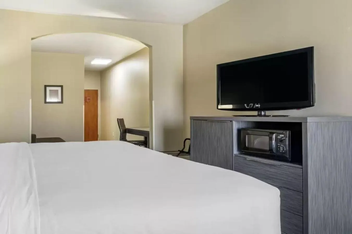 Photo of the whole room, Bed in Comfort Inn & Suites Pauls Valley - City Lake