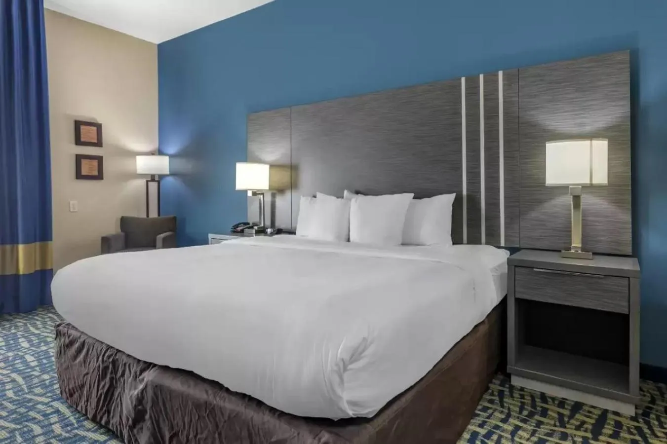 Bed in Comfort Inn & Suites Pauls Valley - City Lake