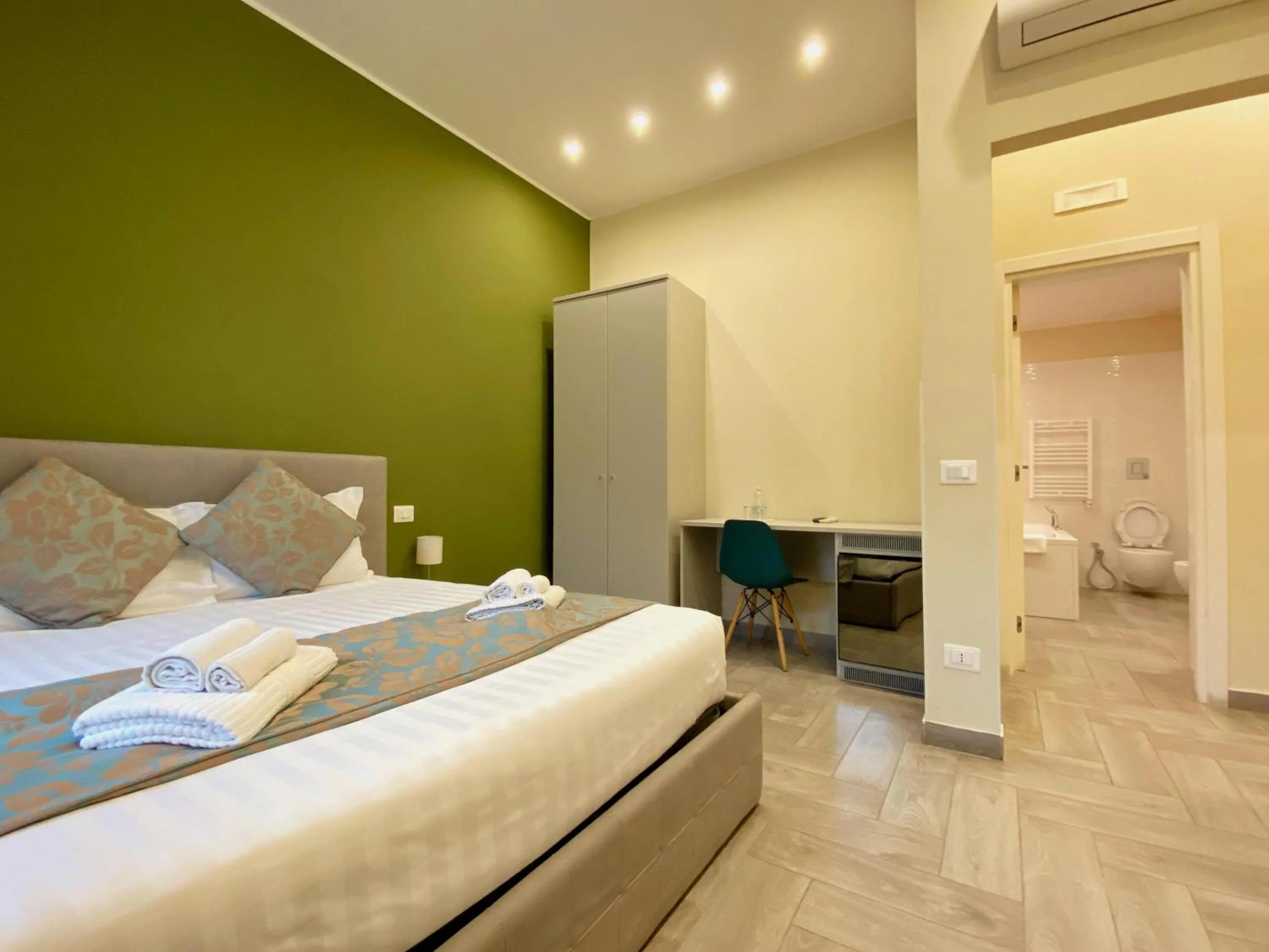 Bedroom, Bed in MAIN - Municipio