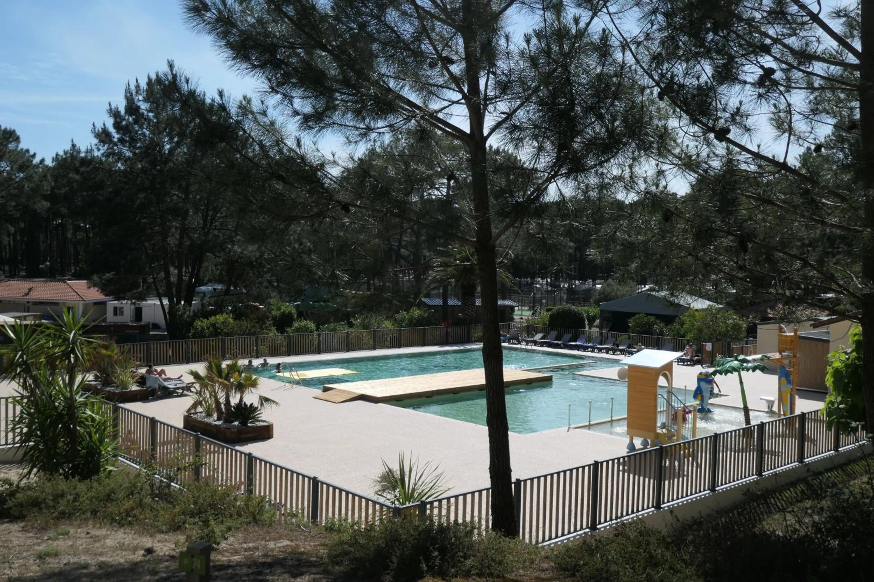 Hoya Surf Camp - Activités + logements