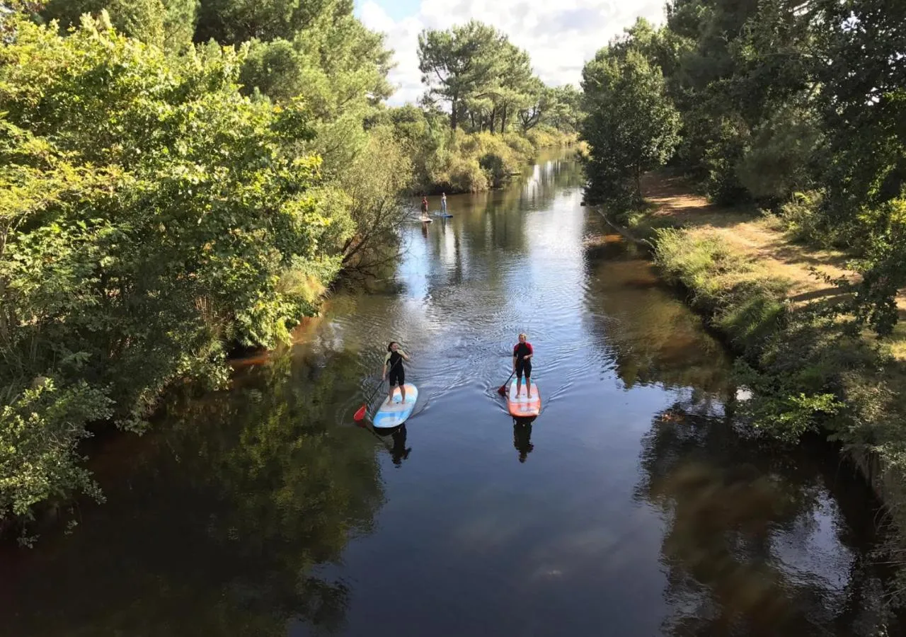 Hoya Surf Camp - Activités + logements